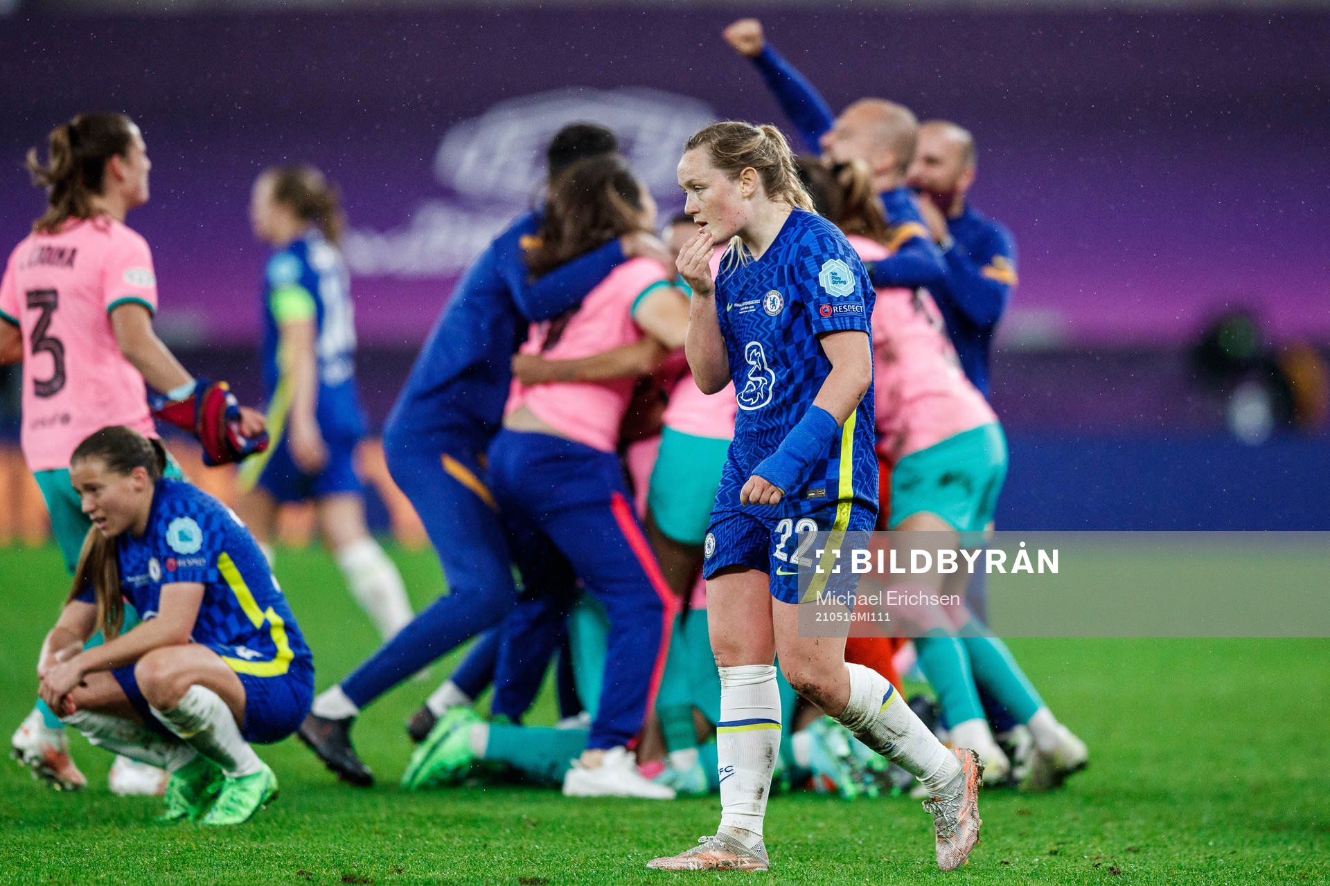 Erin Cuthbert of Chelsea looks dejected