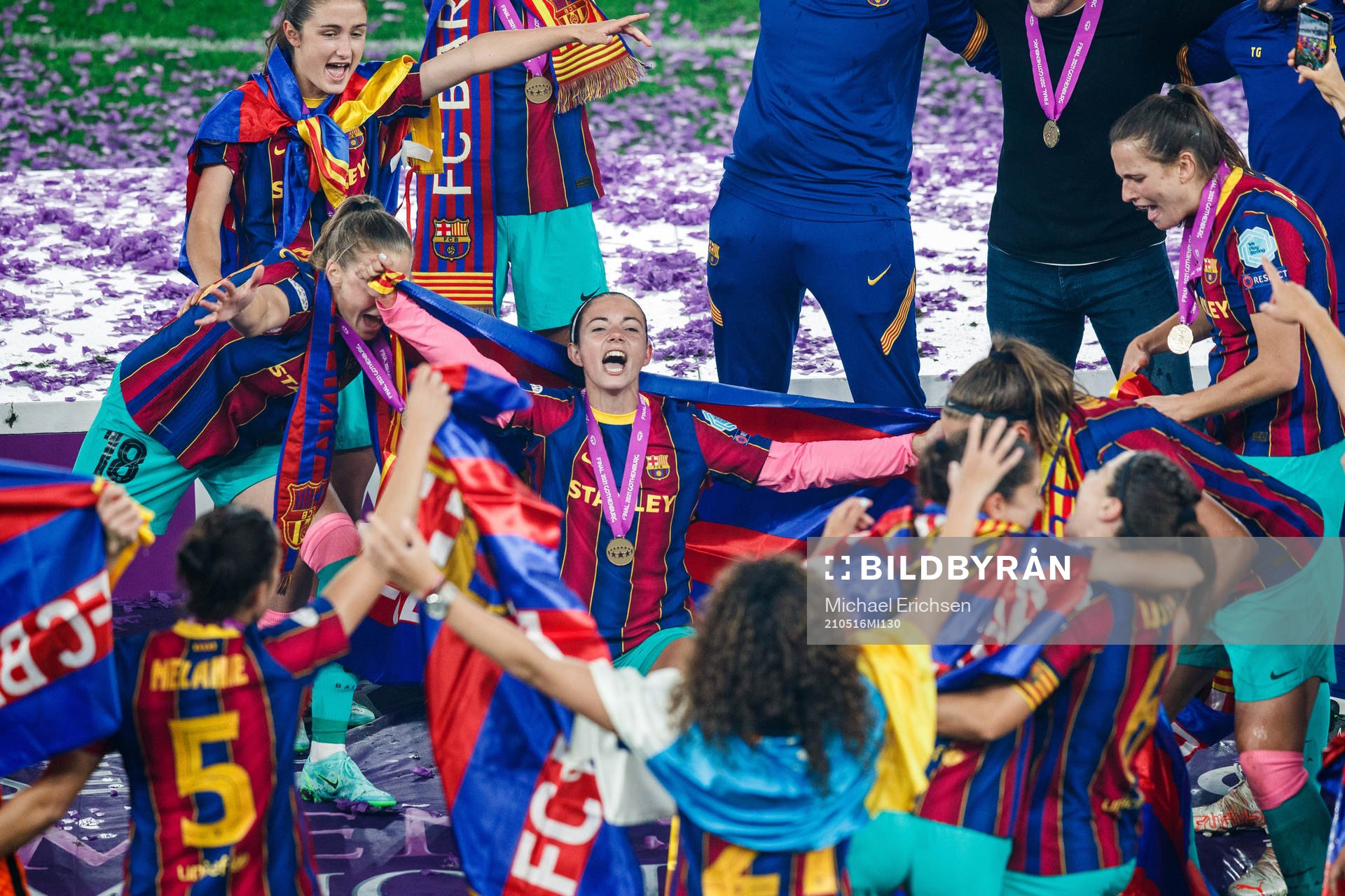 Aitana Bonmati of Barcelona celebrate