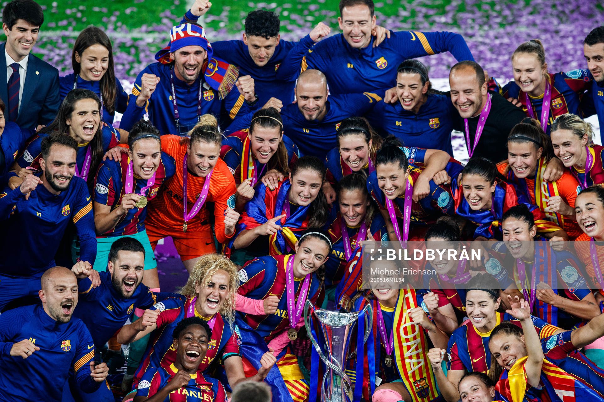 Players of Barcelona celebrate