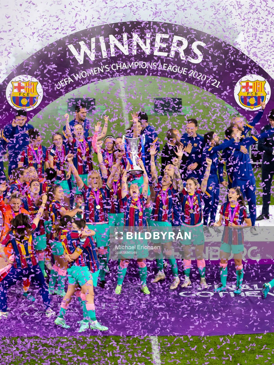 Barcelona celebrates with the trophy