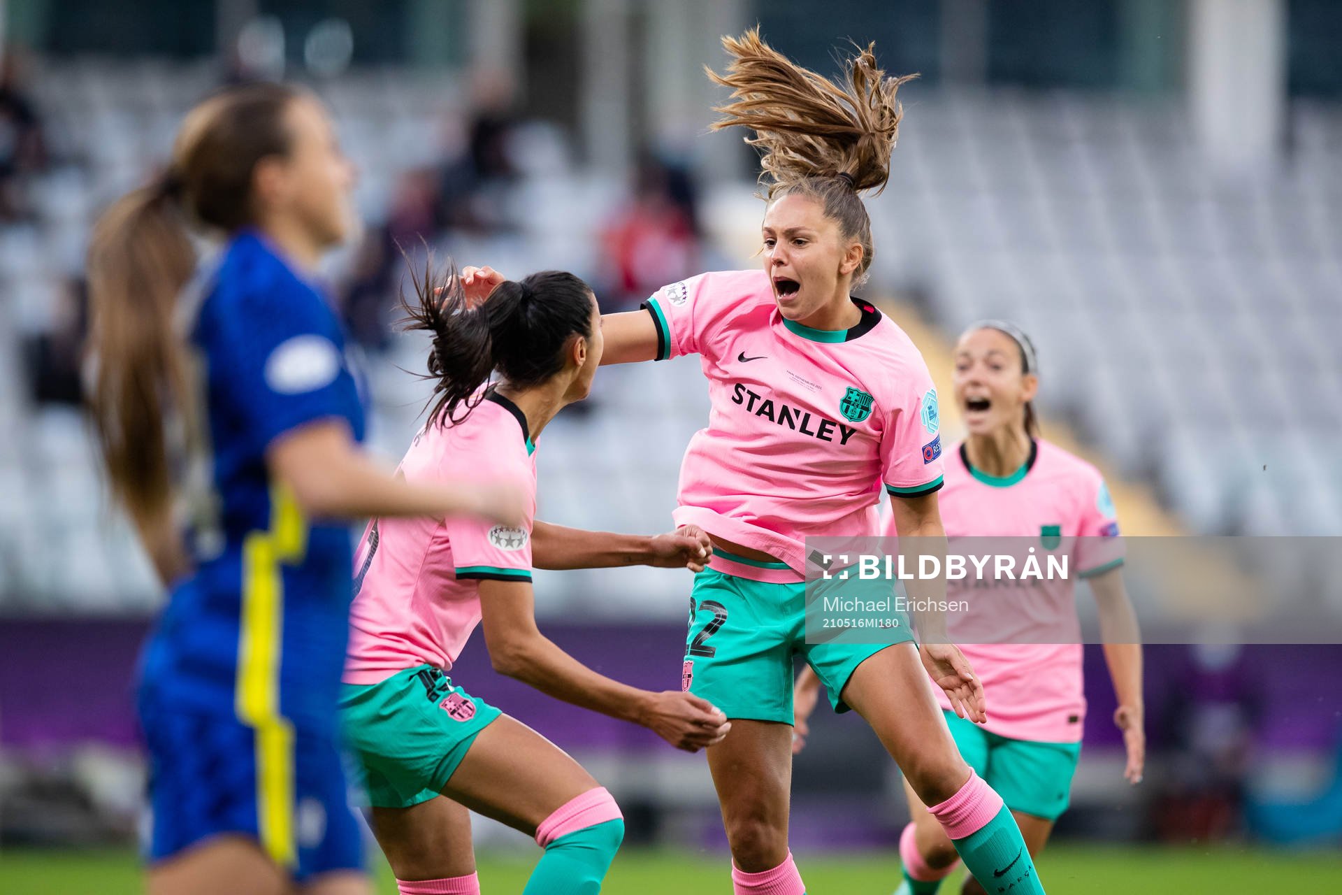 Lieke Martens and Leila Ouahabi of Barcelona celebrates