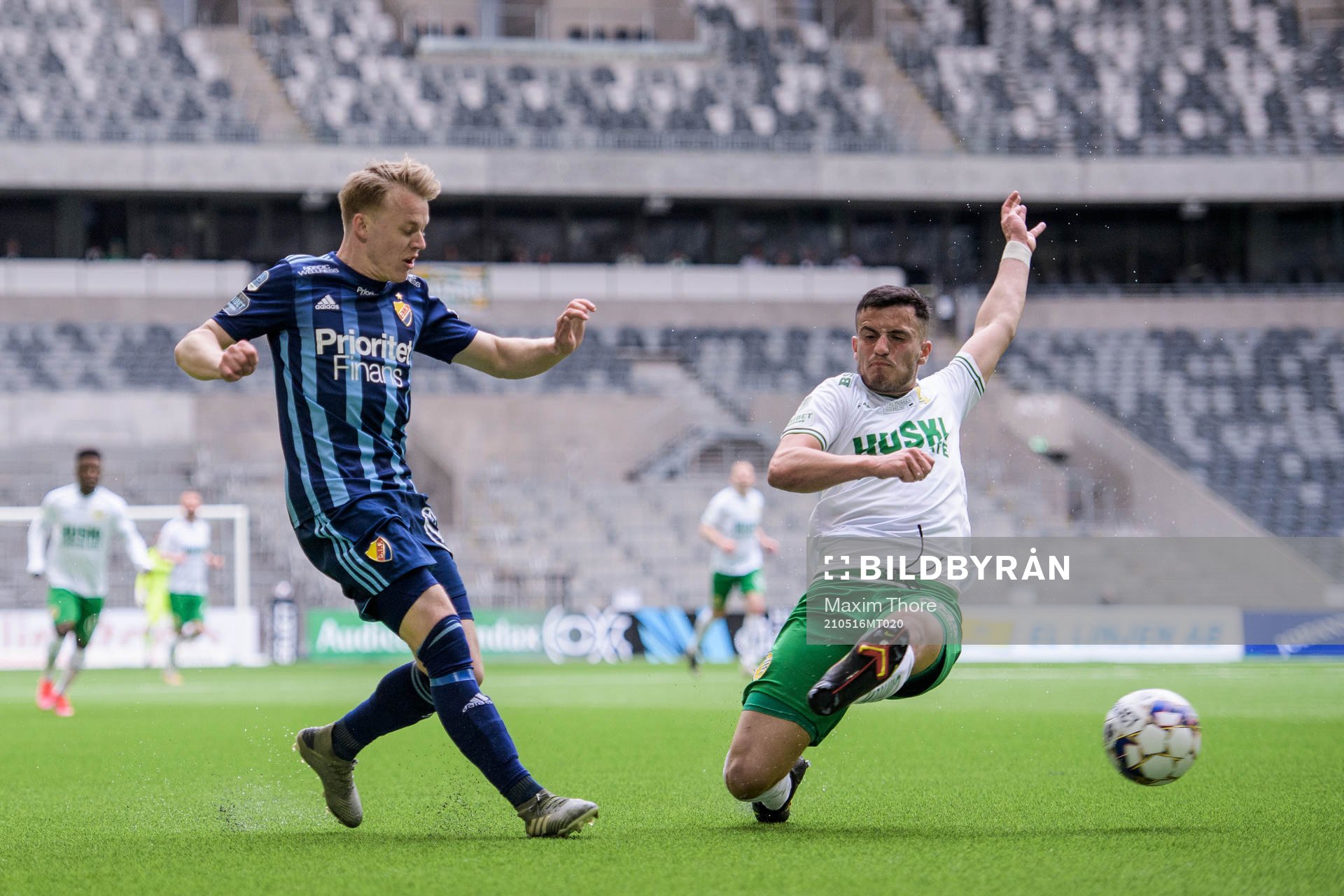 Djurgårdens Elliot Käck och Hammarbys Astrit Selmani