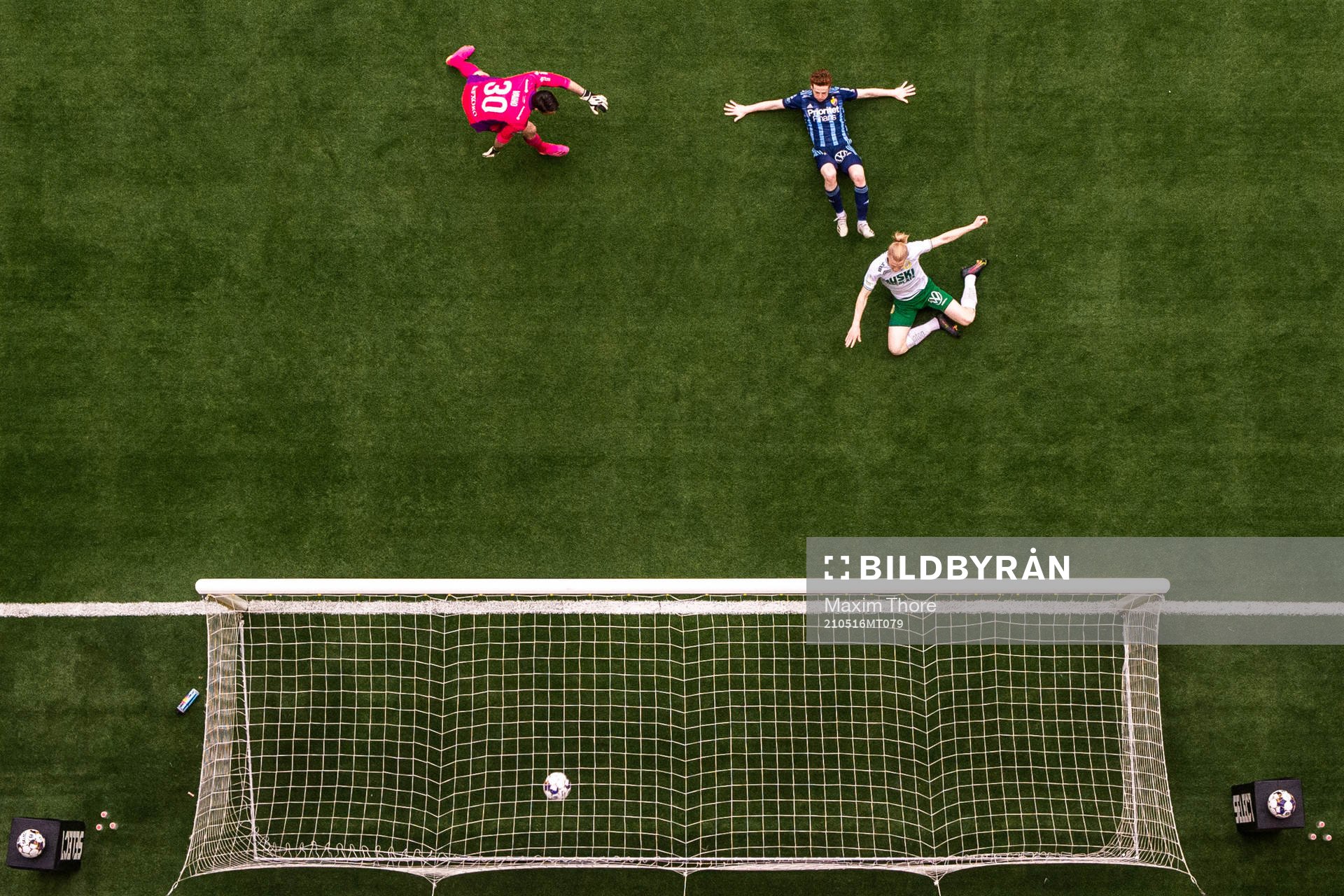 Hammarbys Gustav Ludwigson gör 1-1 bakom Djurgårdens