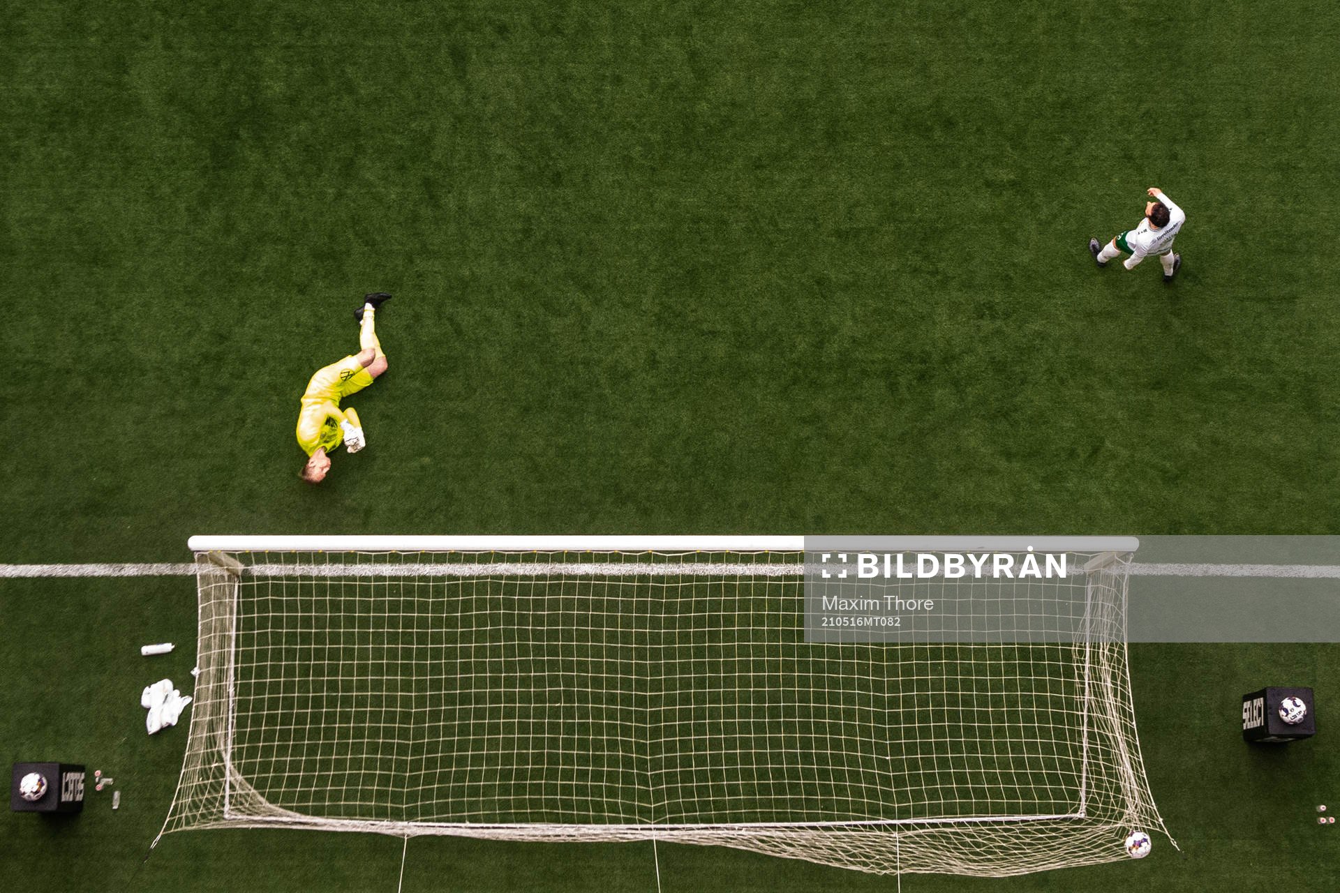 Djurgårdens Hampus Finndell (ej i bild) gör 1-2 bakom
