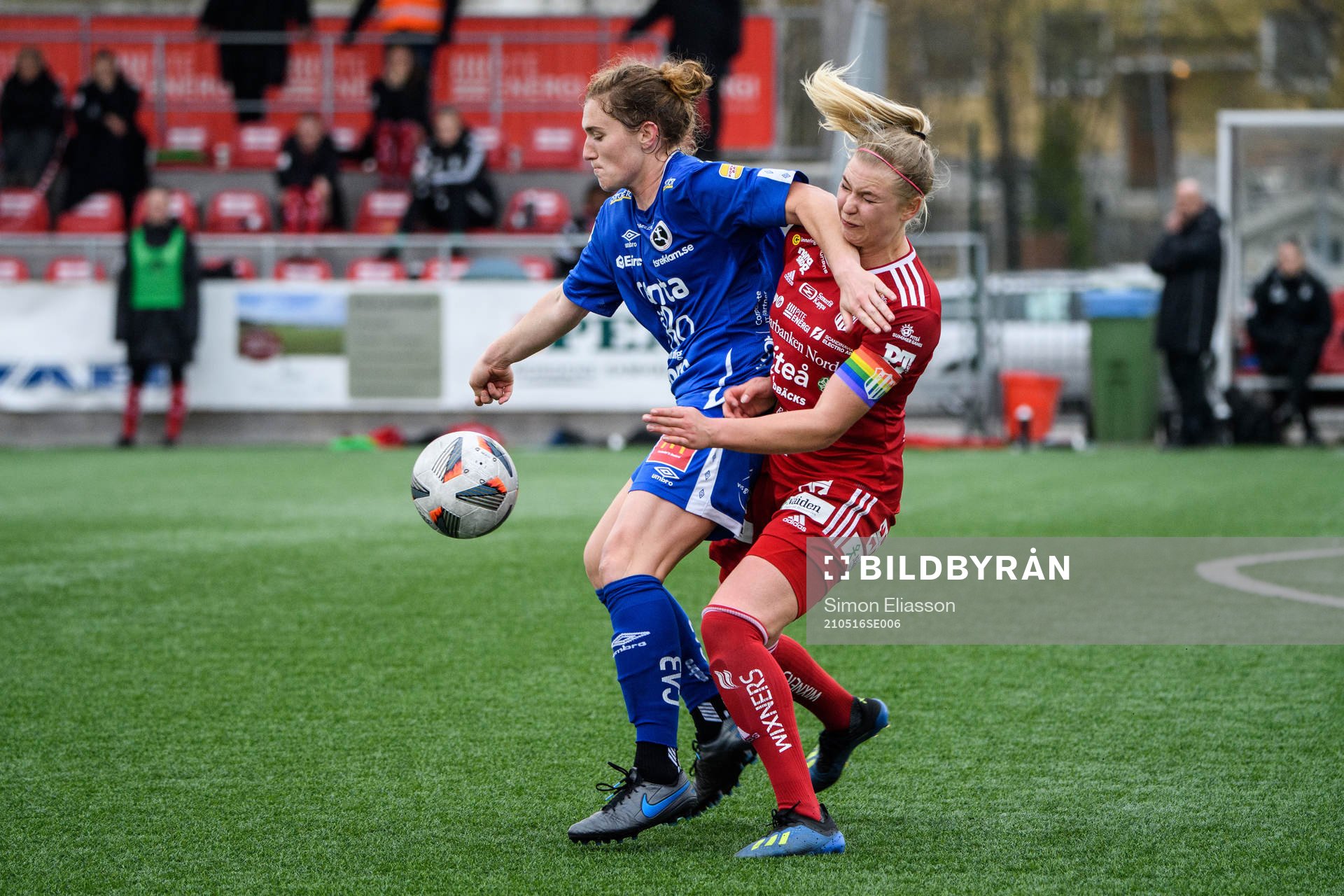 Örebros Jessie Scarpa och Piteås Ellen Löfqvist