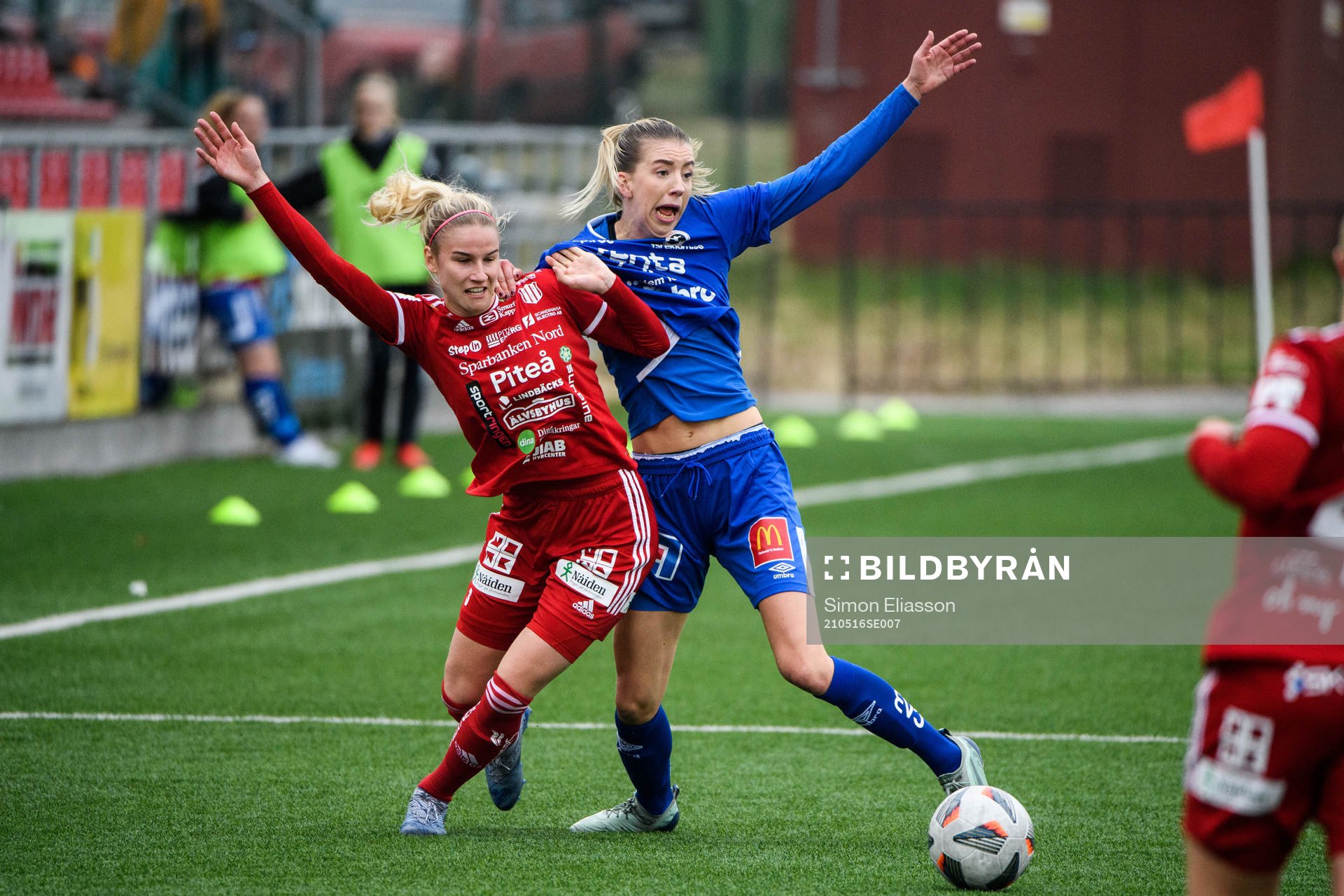 Piteås Linnea Selberg och Örebros Wilma Öhman