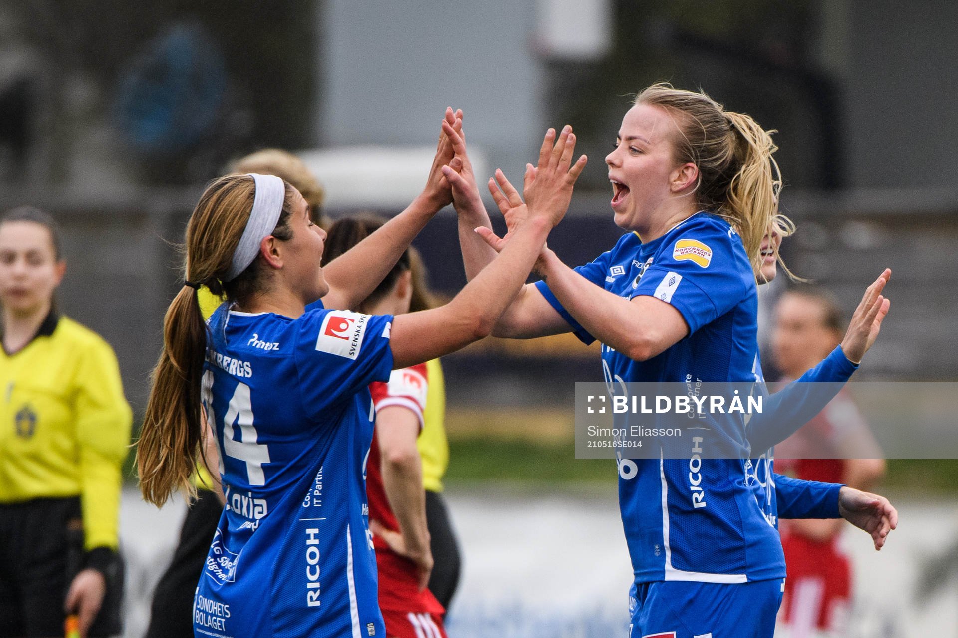 Örebros Carly Wickenheiser jublar efter fotbollsmatchen i Damallsvenskan mellan Piteå och Örebro den 16 maj 2021 i Piteå. 