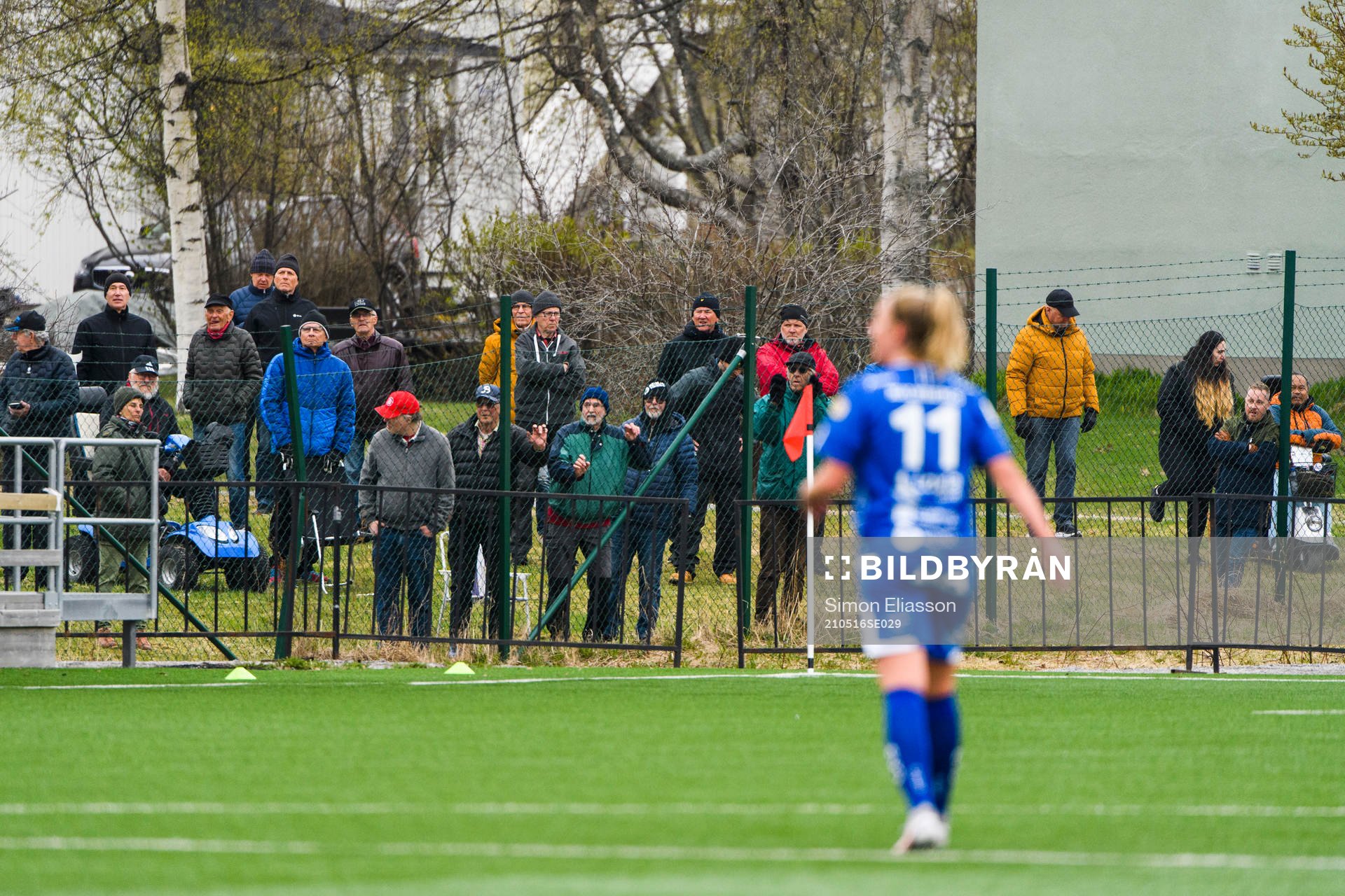 Supportrar utanför staketet
