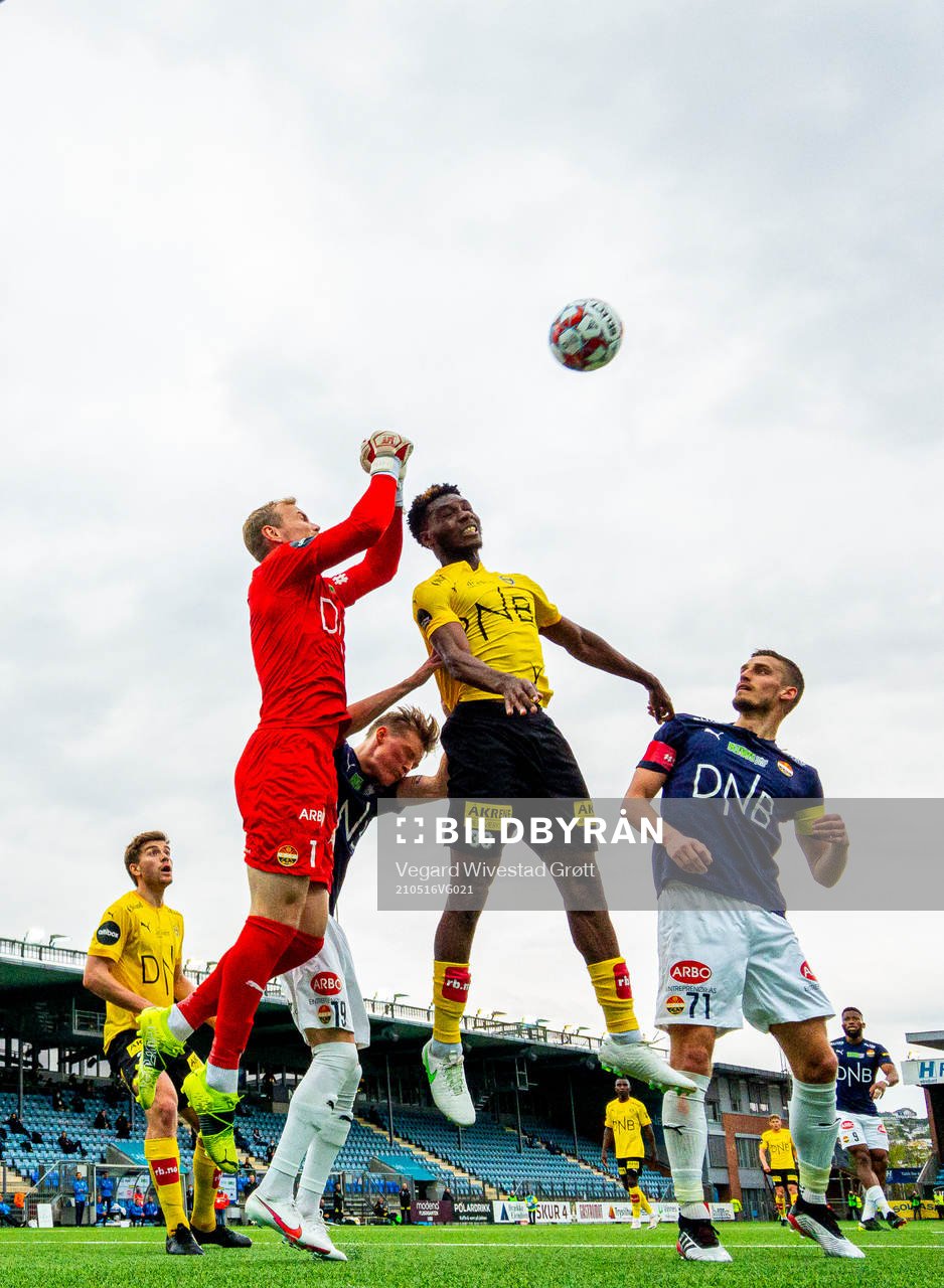 Goalkeeper Viljar Myhra of Strømsgodset, Igoh Ogbu of