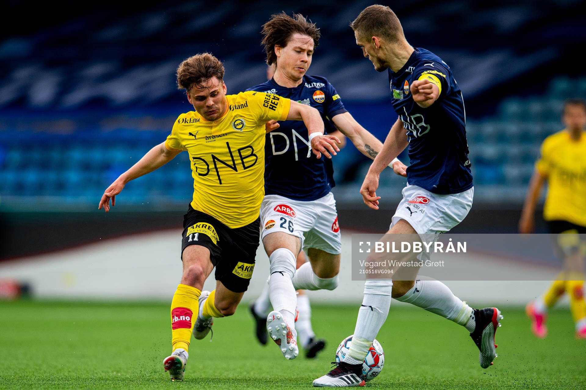 Tobias Hammer Svendsen of Lillestrøm and Lars-Christopher