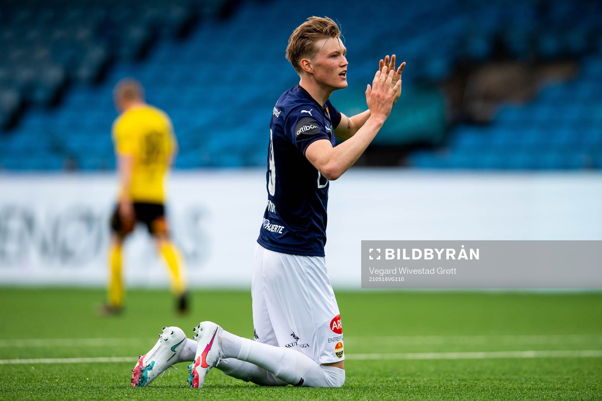 Halldor Stenevik of Strømsgodset reacts