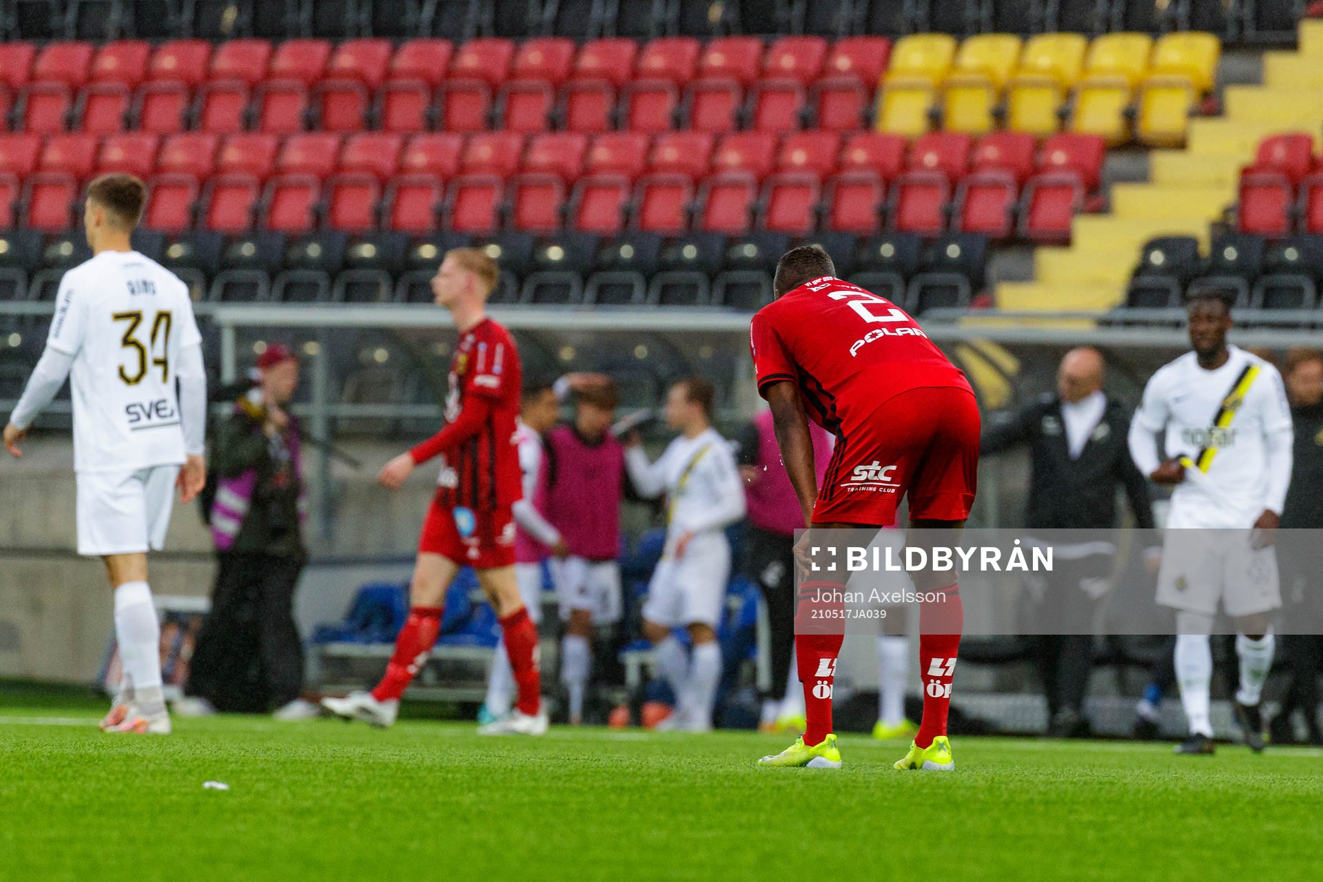 Östersunds Patrick Kpozo  deppar