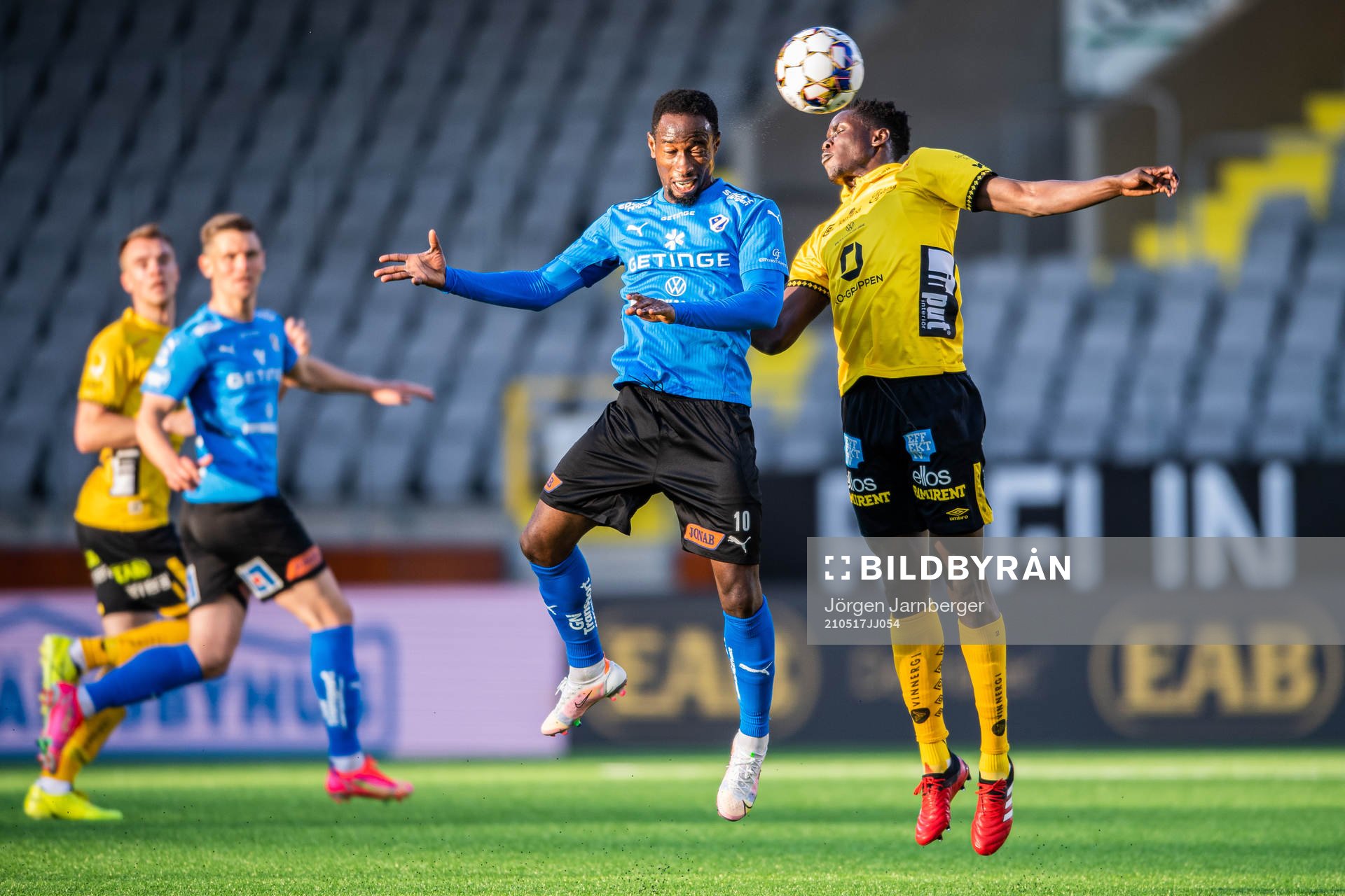Halmstads Sadat Karim och Elfsborgs Joseph Stanley Okumu