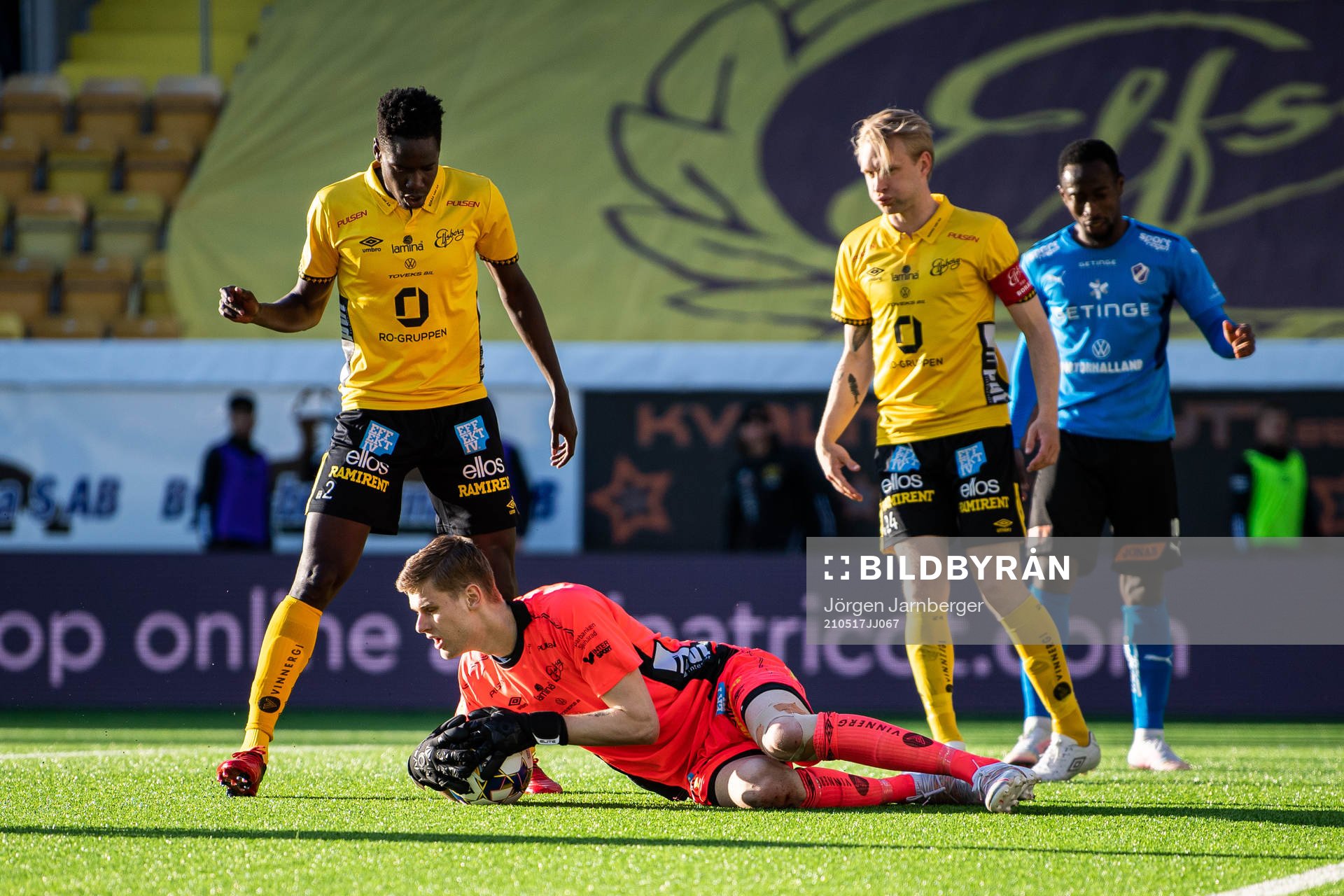 Elfsborgs målvakt Tim Rönning, Joseph Stanley Okumu och