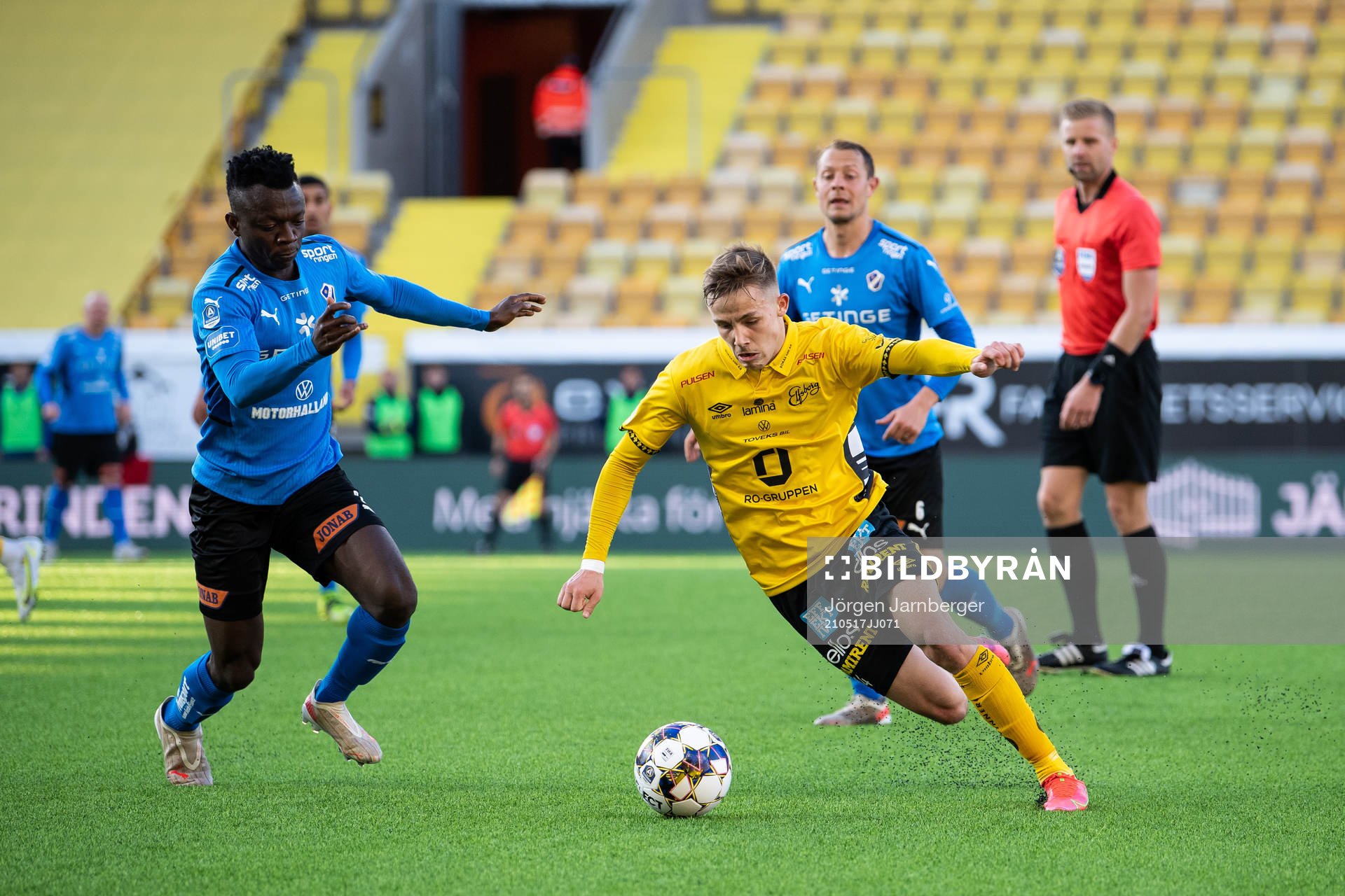 Elfsborgs Jacob Ondrejka och Halmstads Thomas Boakye