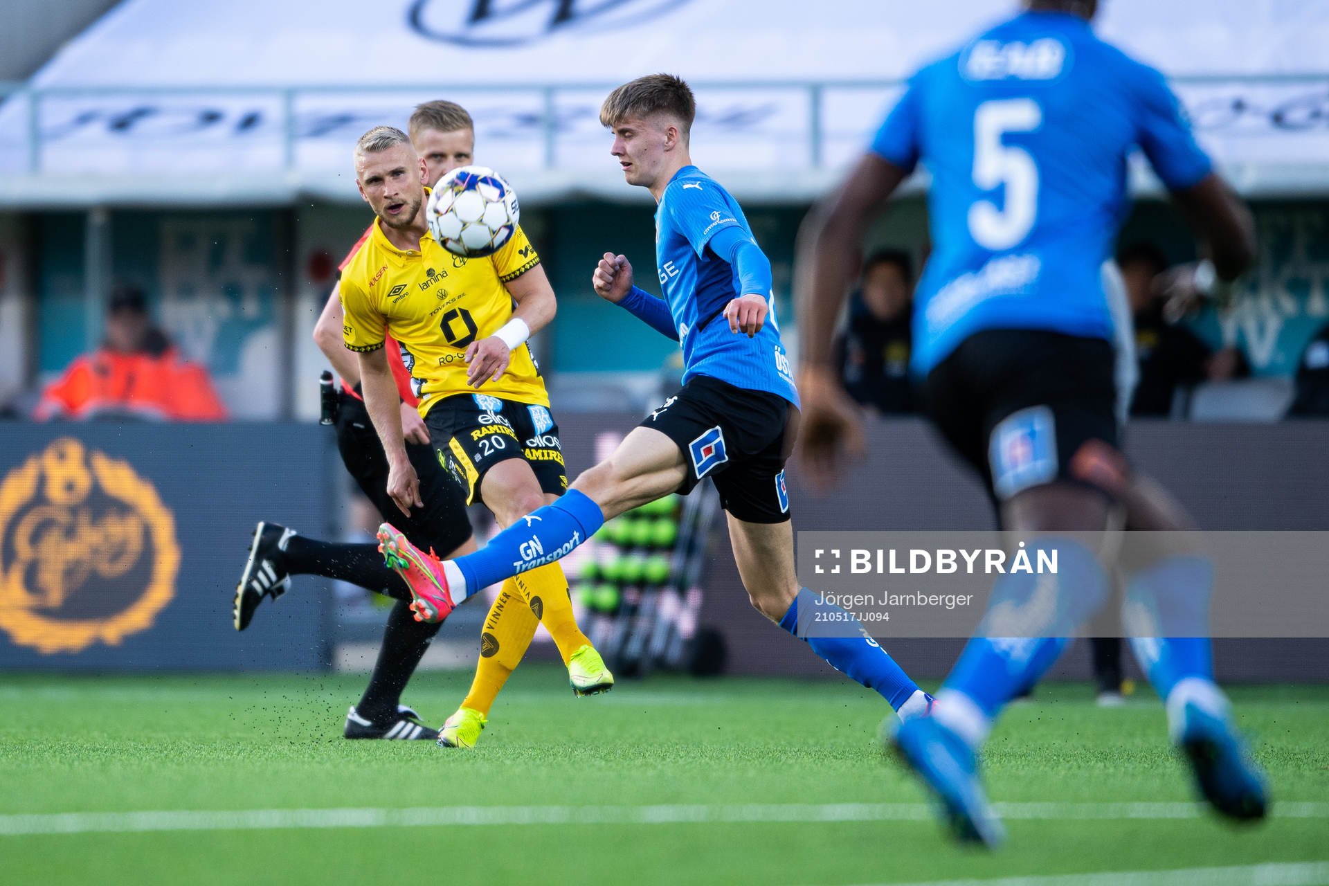 Elfsborgs Simon Strand och Halmstads Erik Ahlstrand
