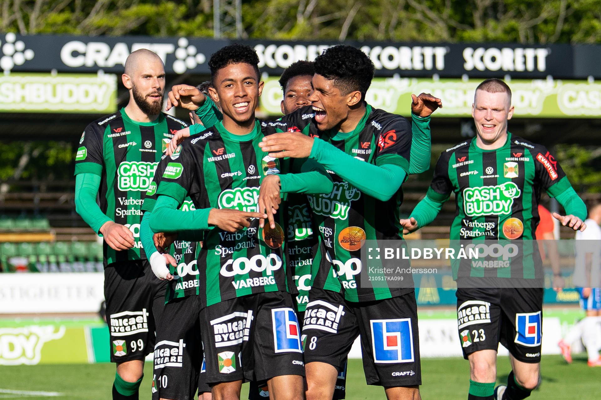 Varbergs Tashreeq Matthews jublar med Luke le Roux