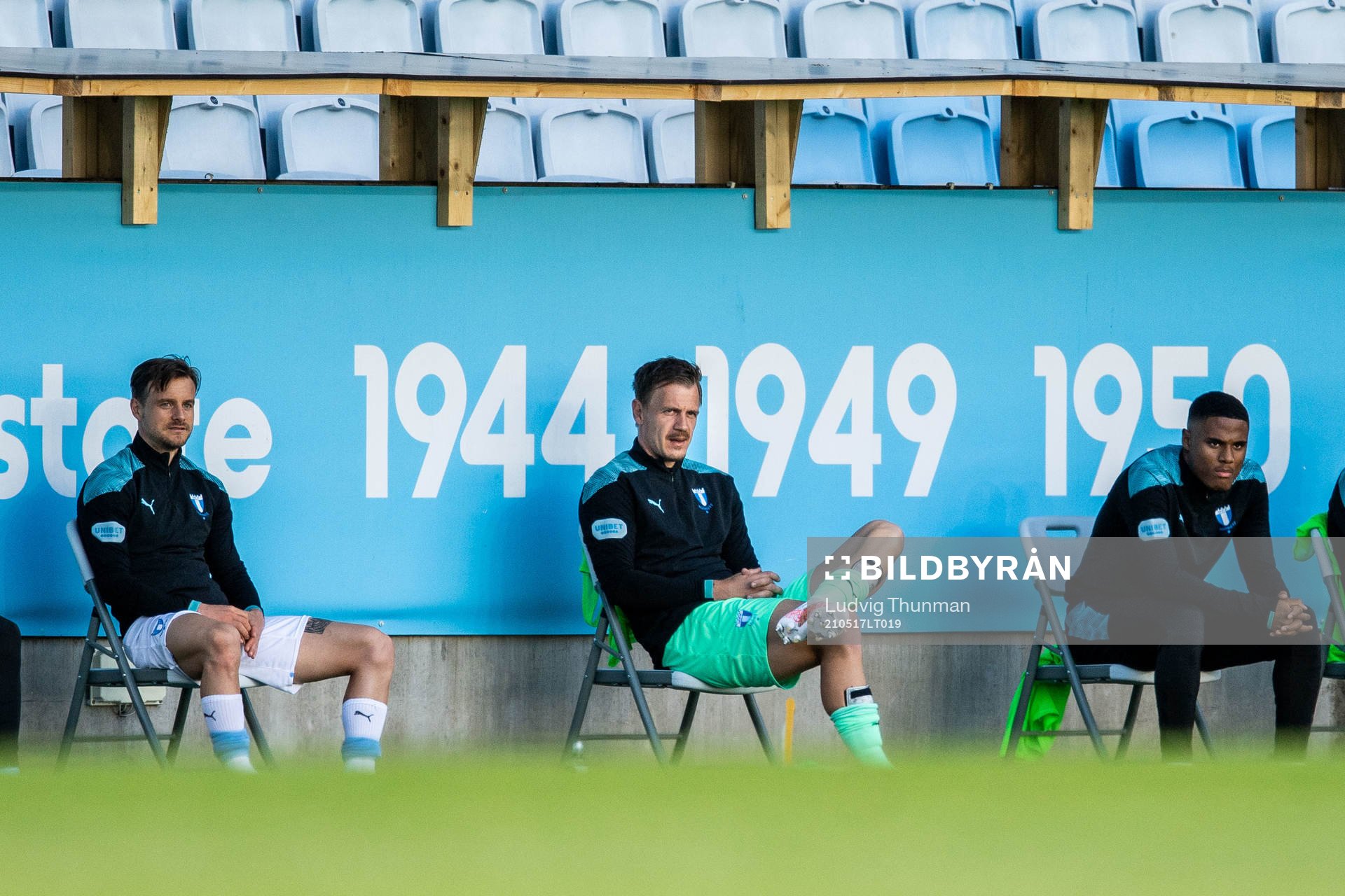 Malmö FFs målvakt Johan Dahlin på bänken