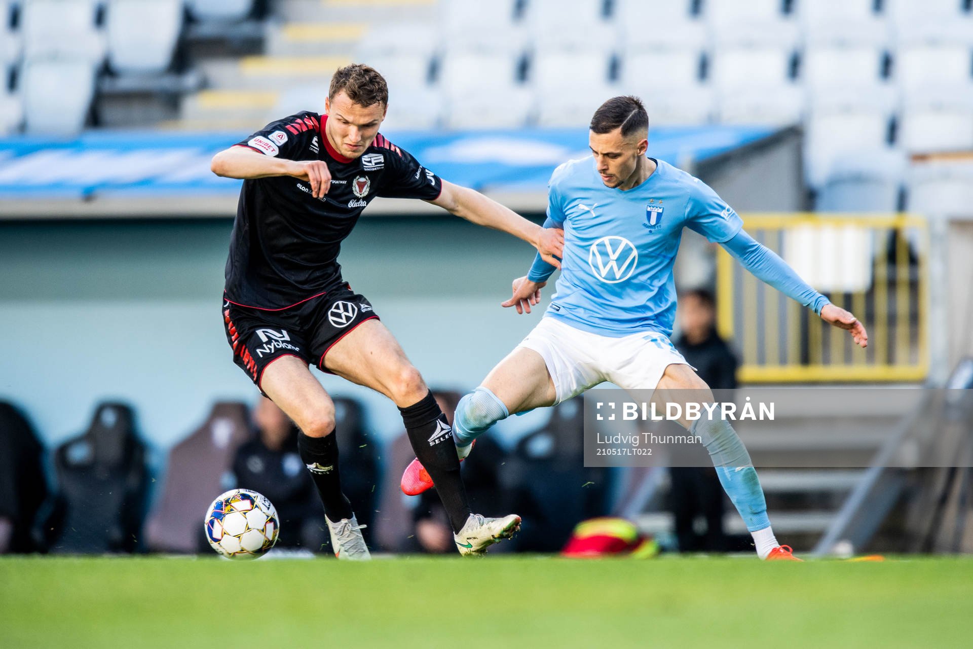Kalmars Piotr Johansson och Malmö FFs Veljko Birmancevic