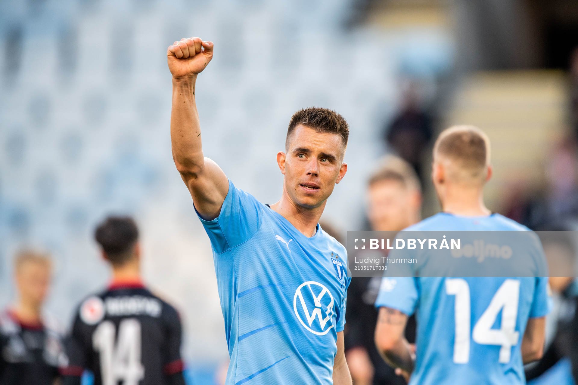 Malmö FFs Jonas Knudsen tackar publiken