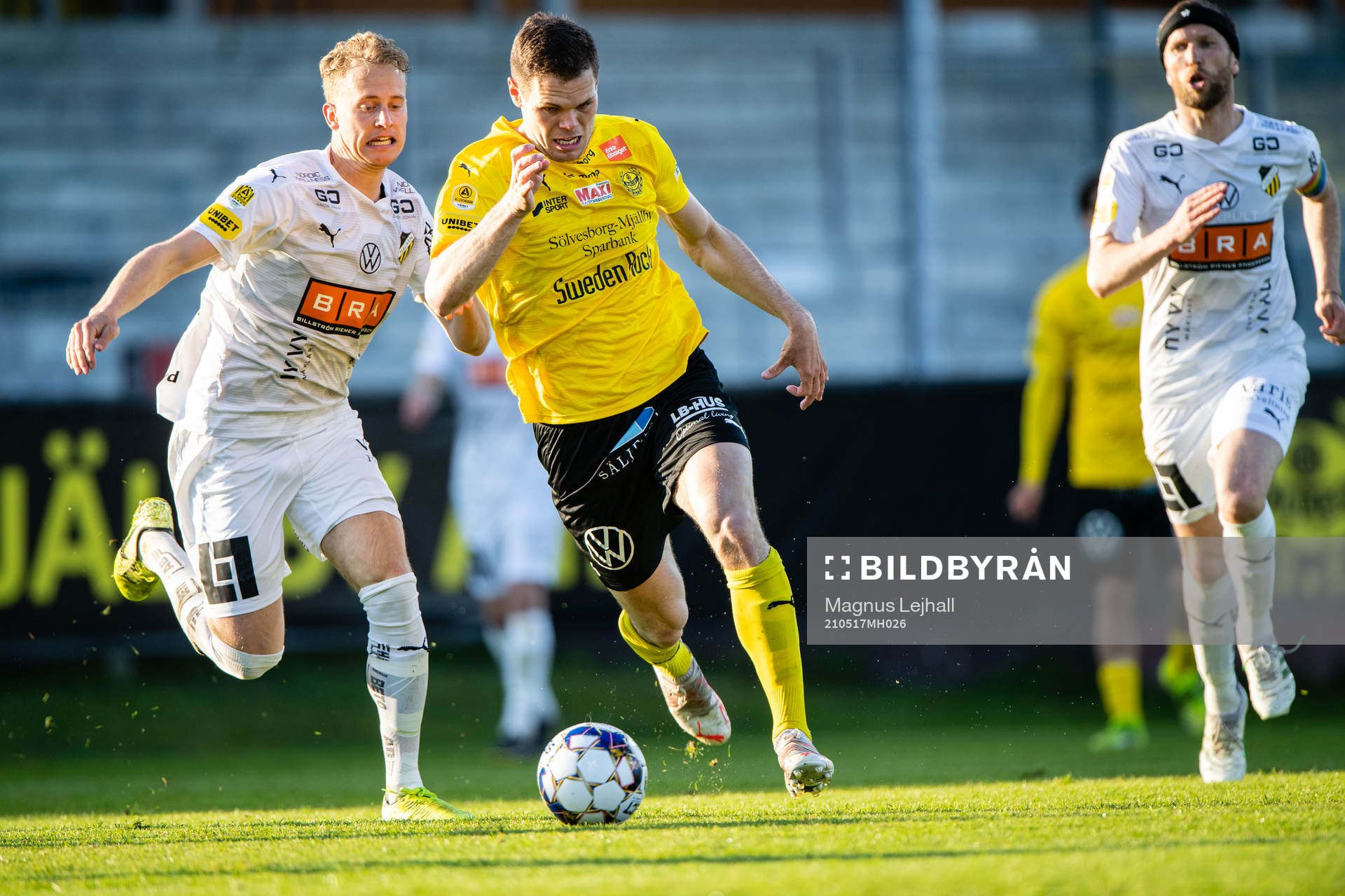 Häckens Gustav Berggren och Mjällbys Jacob Bergström