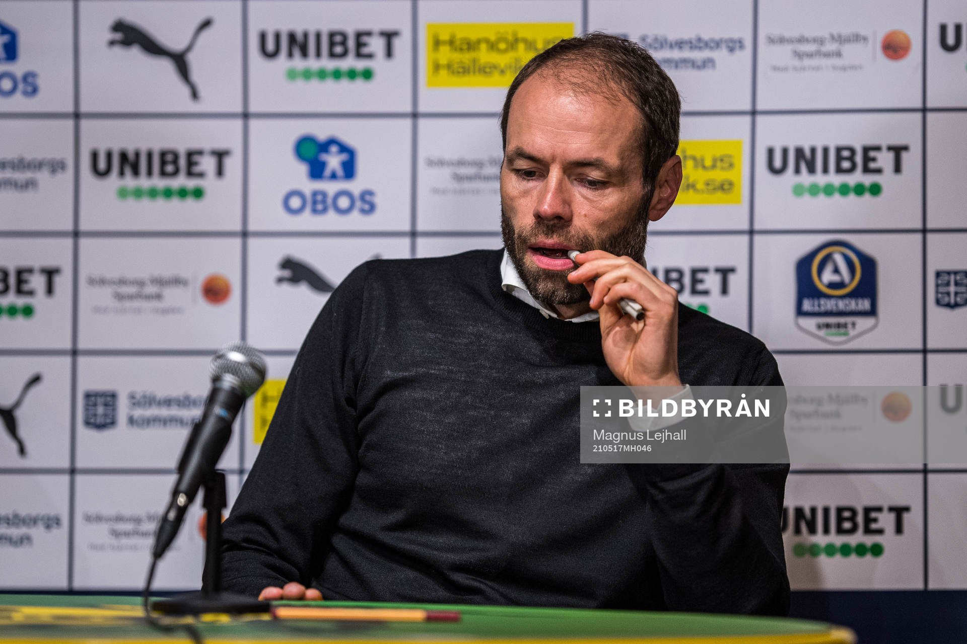Häckens tränare Andreas Alm deppar