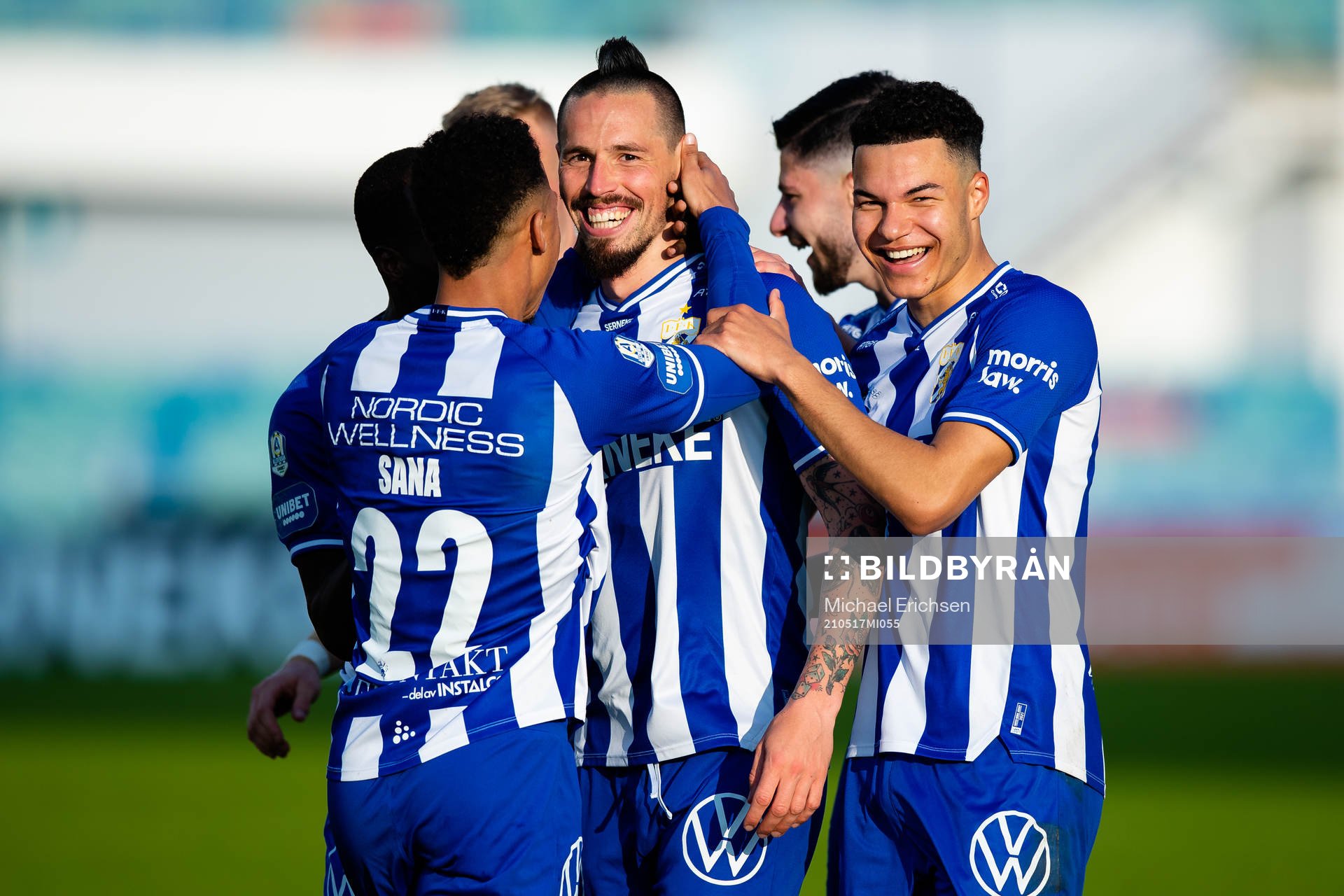 IFK Göteborgs Marek Hamsik jublar med lagkamrater efter 2-1 under fotbollsmatchen i Allsvenskan mellan IFK Göteborg och Sirius den 17 maj 2021 i Göteborg.