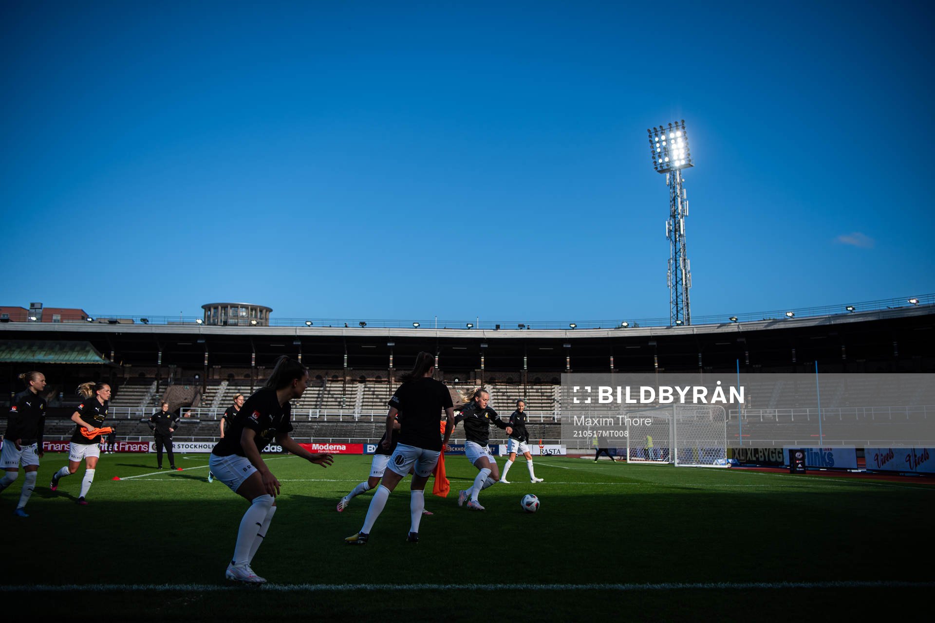 Häckens spelare värmer upp