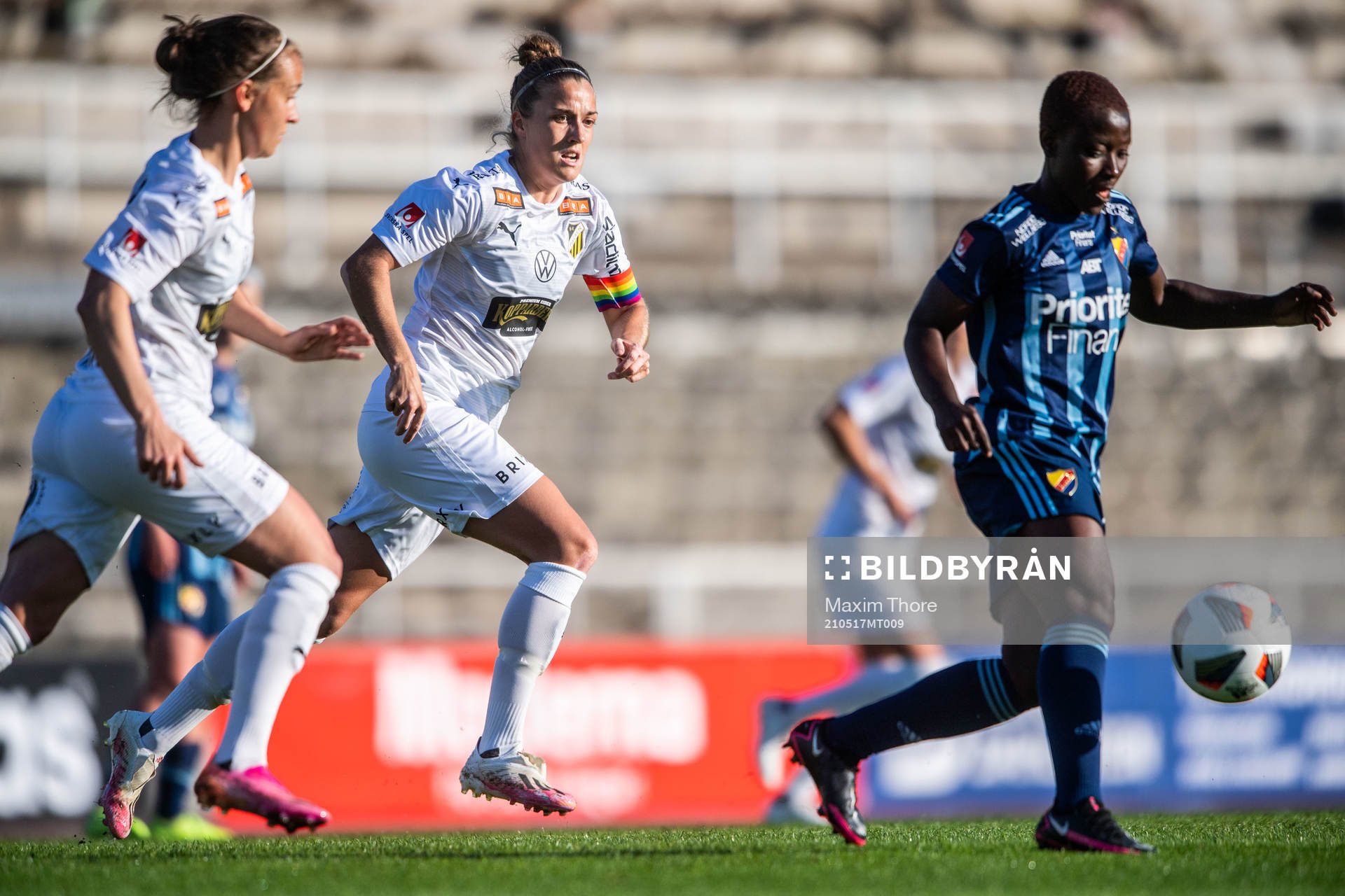 Häckens Filippa Angeldahl  och Djurgårdens Elizabeth Addo