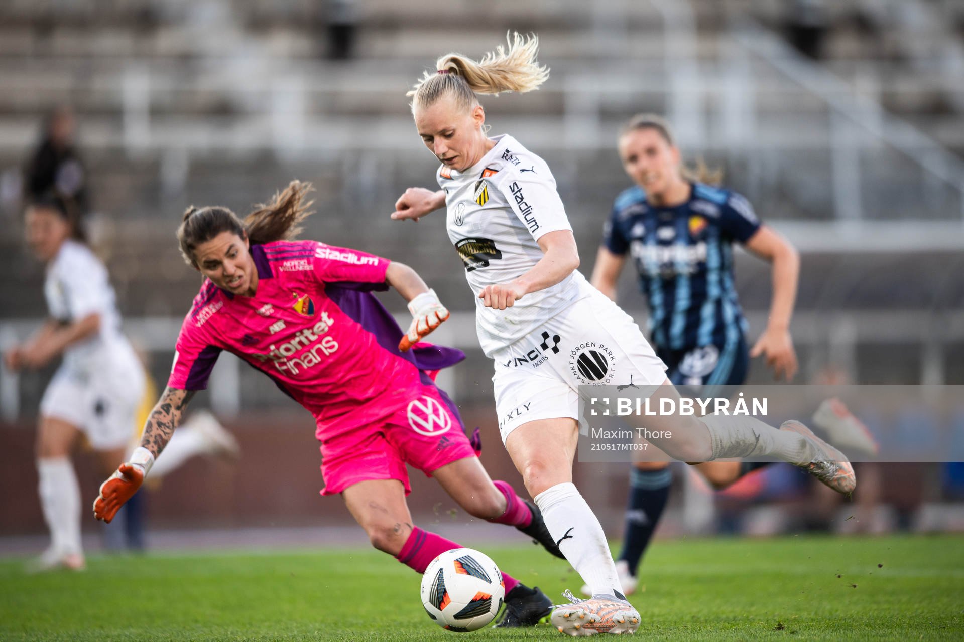 Häckens Stina Blackstenius gör 1-3
