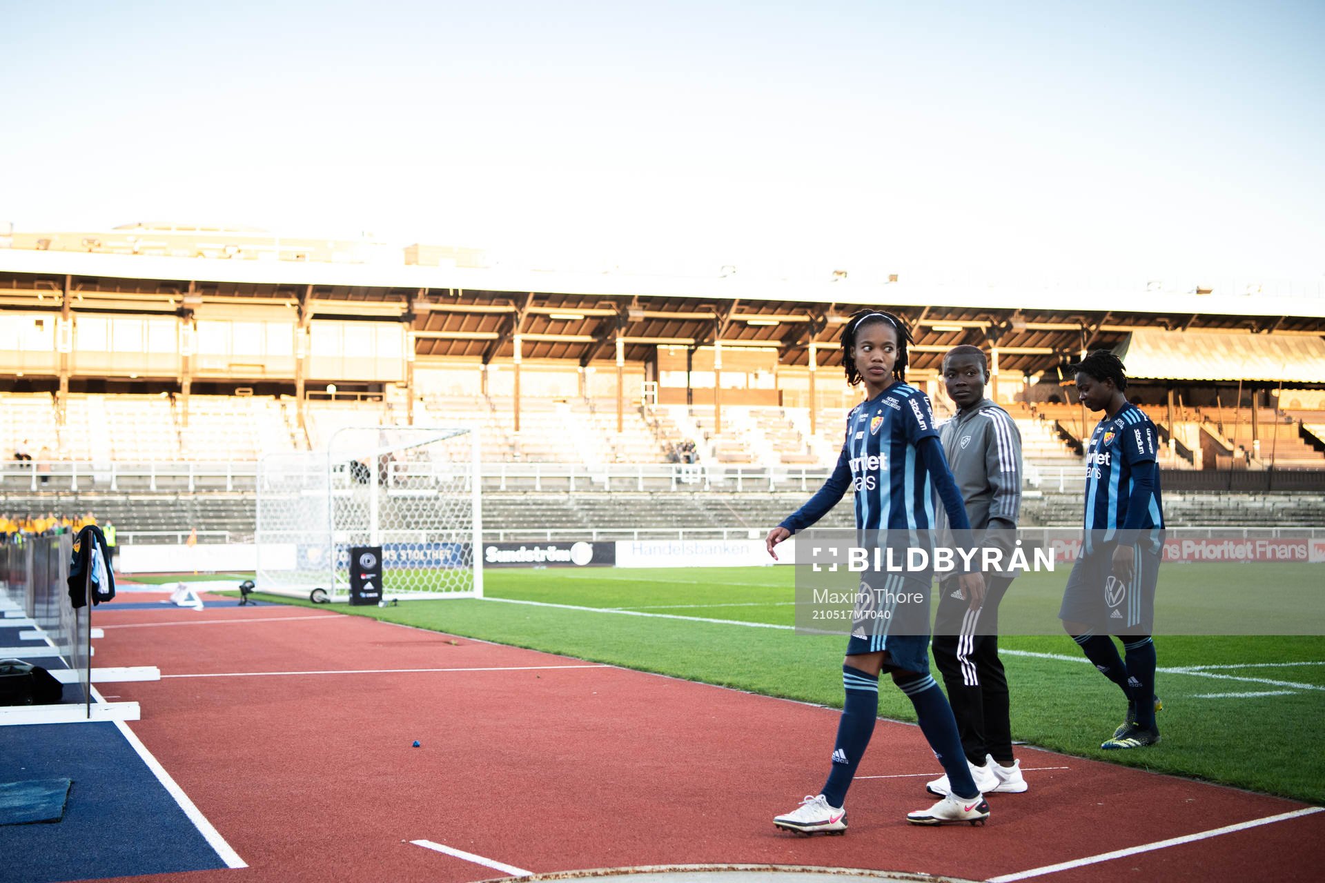 Djurgårdens Linda Maserame Motlhalo och Portia Boakye