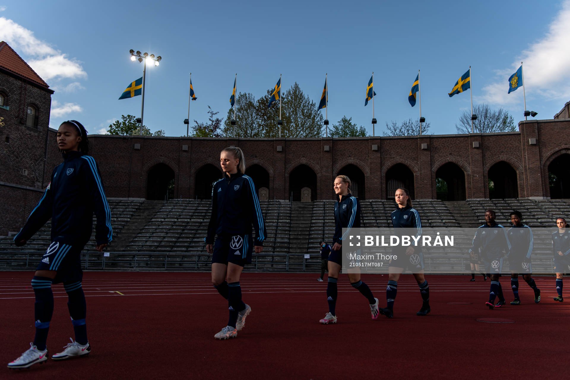 Djurgårdens spelare gör entré