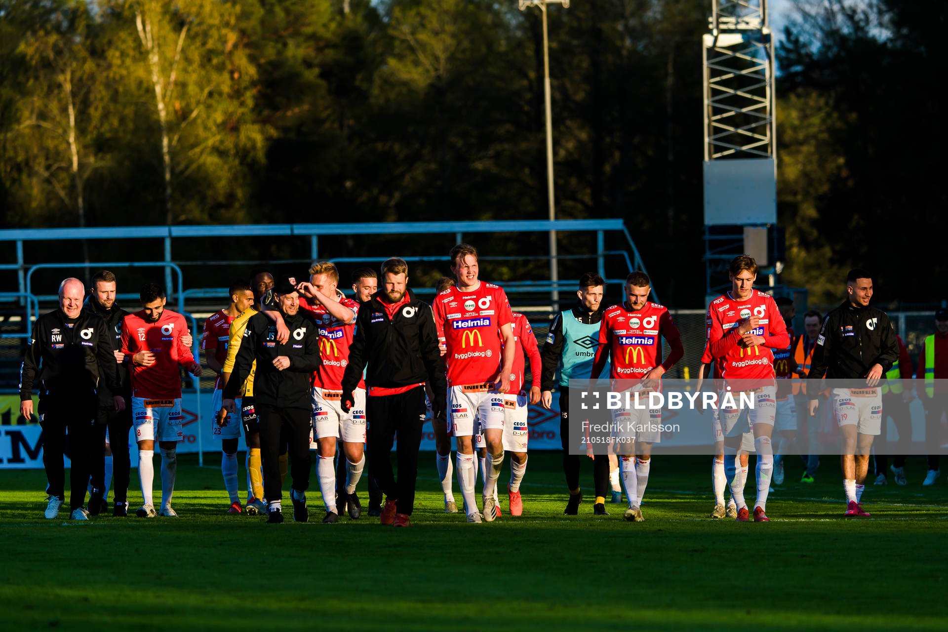 Degerfors spelare jublar