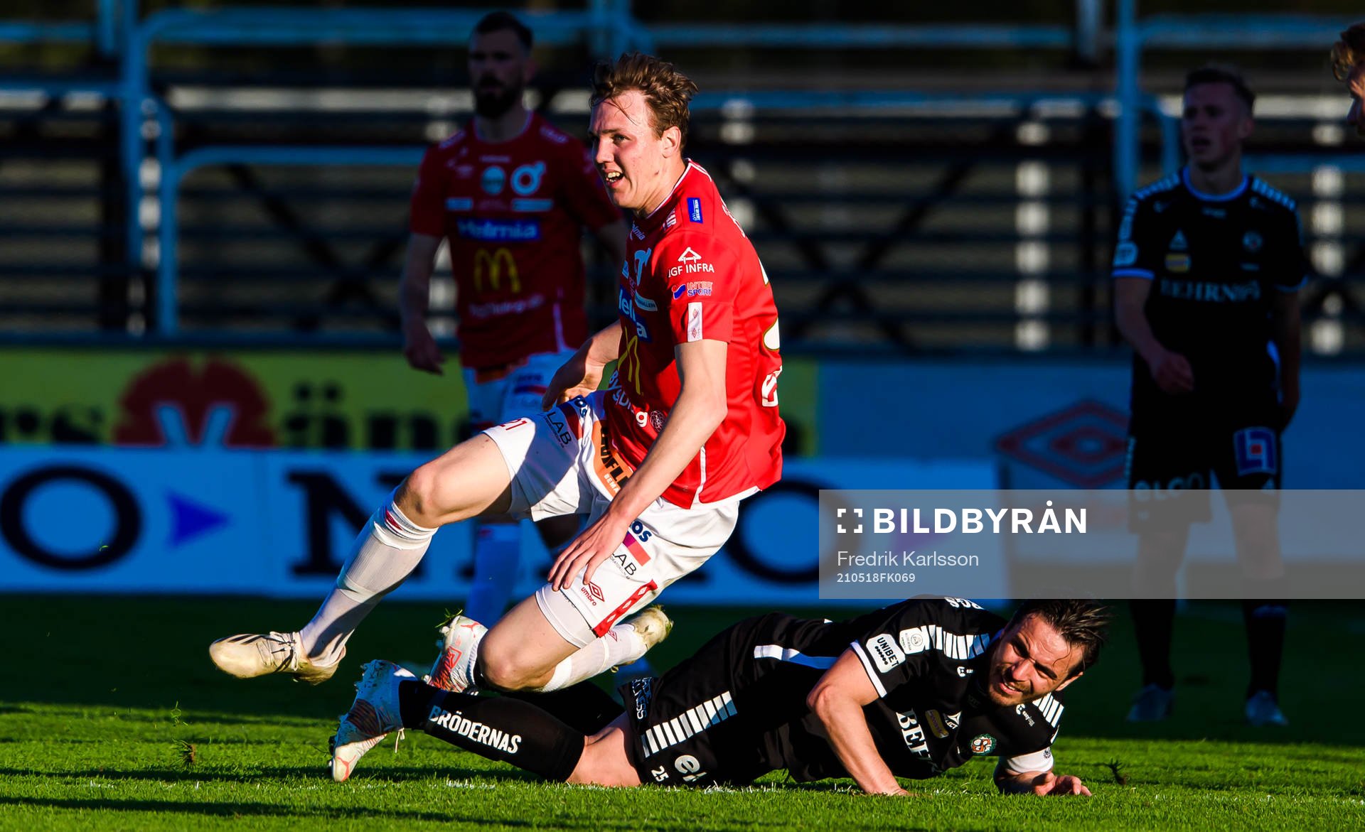 Degerfors Adam Carlén och Örebros Nordin Gerzic