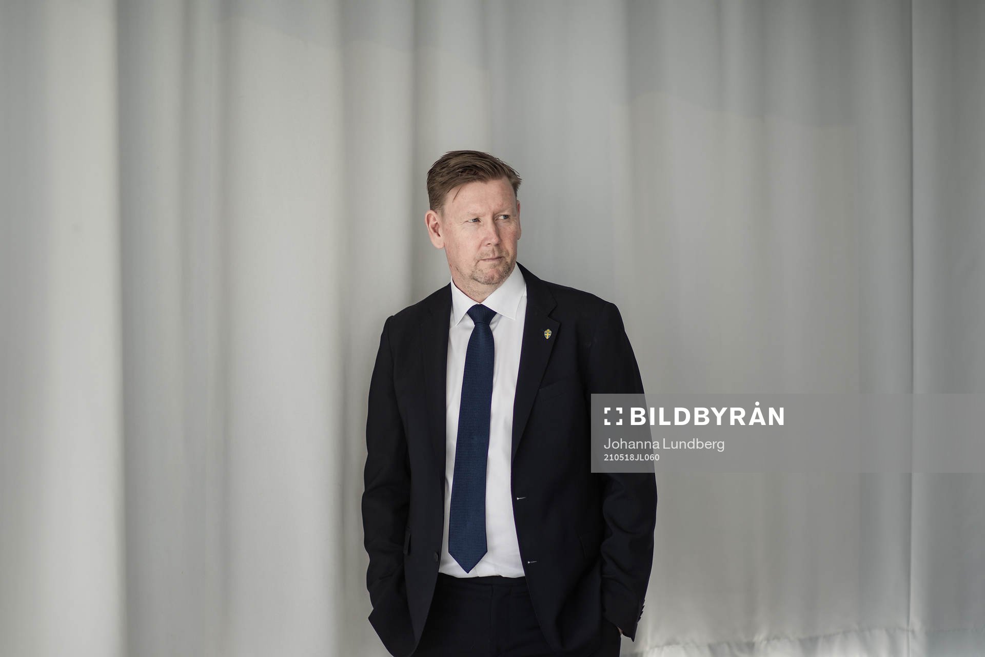 Peter Wettergren, assisterande förbundskapten för Sveriges fotbollslandslag, poserar för ett porträtt den 18 maj 2021 i Stockholm. 