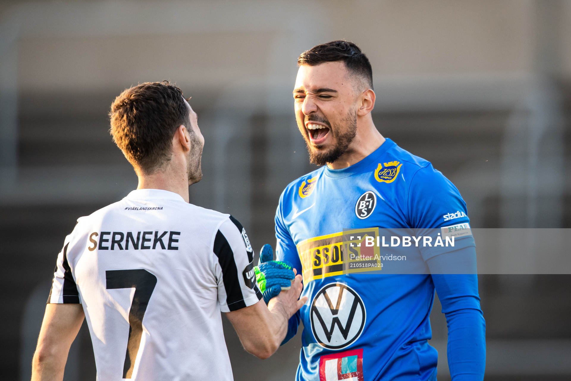 Landskronas målvakt Amr Kaddoura och Alexander Tkacz jublar