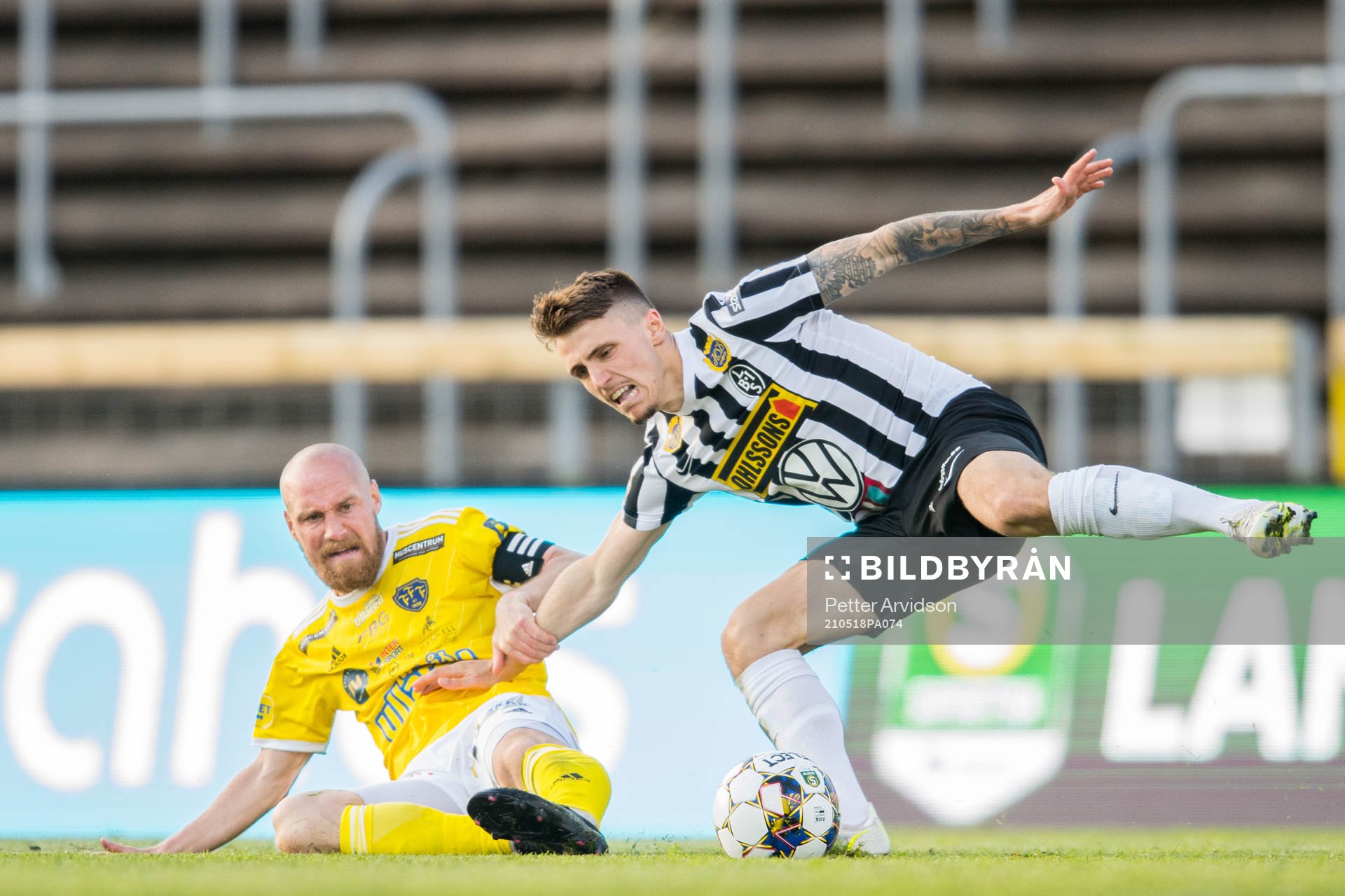 Falkenbergs Christoffer Carlsson och Landskronas Hampus