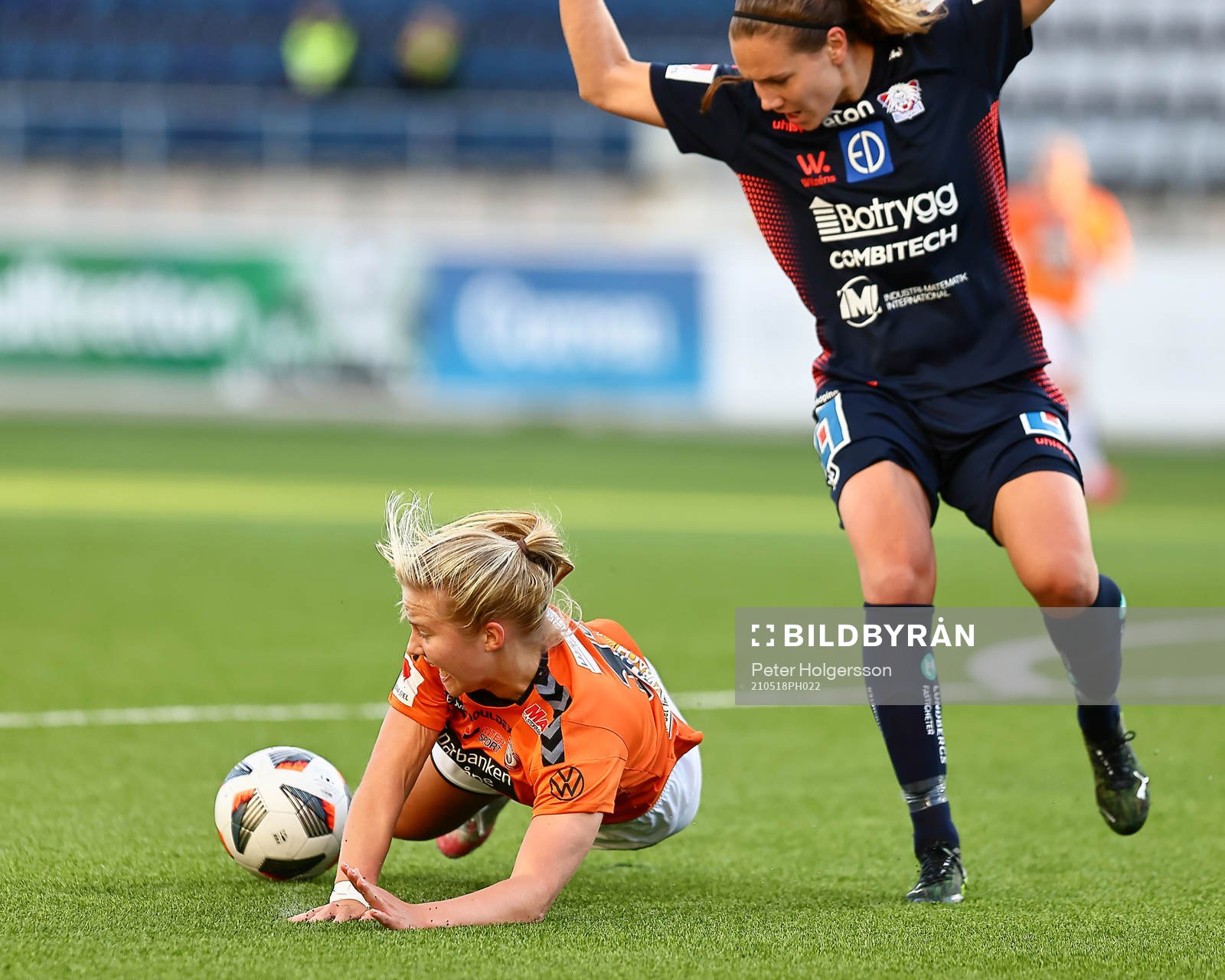 Kristianstads Mathilde Janzen faller intill Linköpings