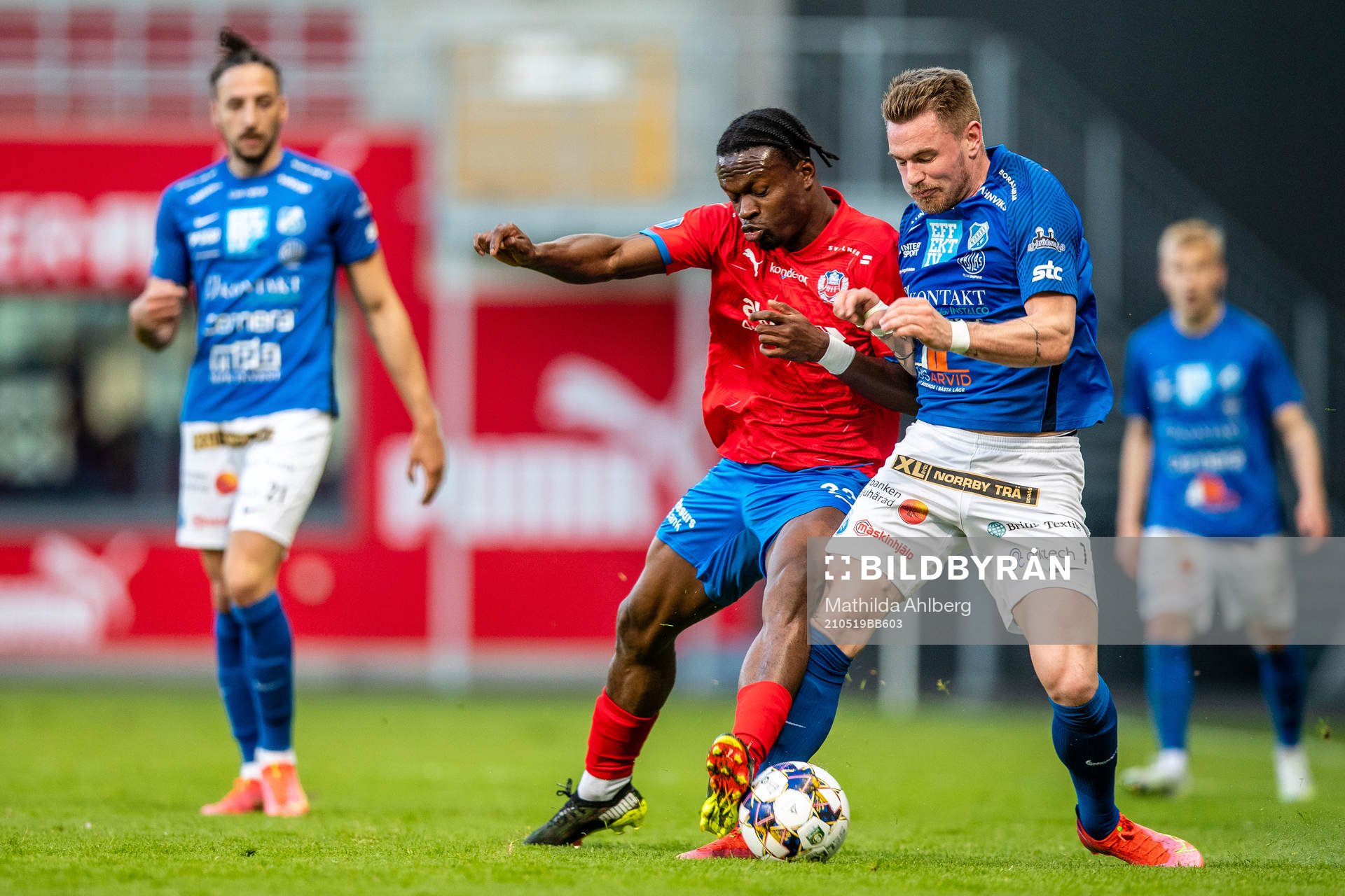 Helsingborgs Noel Mbo och Norrbys Rasmus Örqvist
