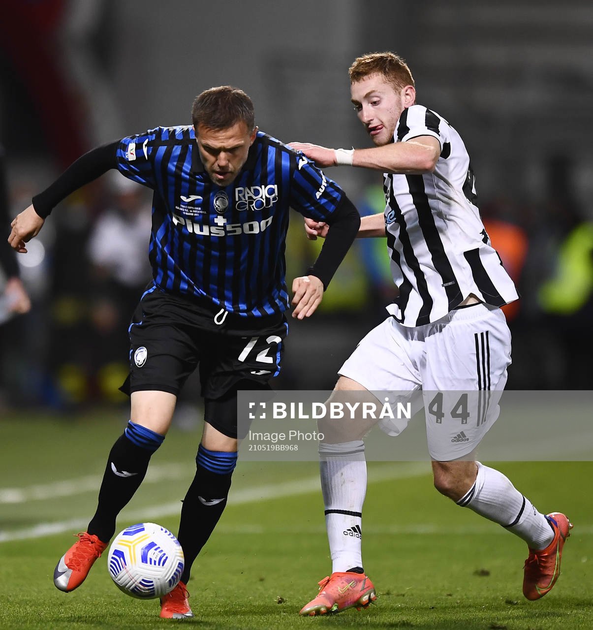 Dejan Kulusevski of Juventus and Josip Ilicic of Atalanta