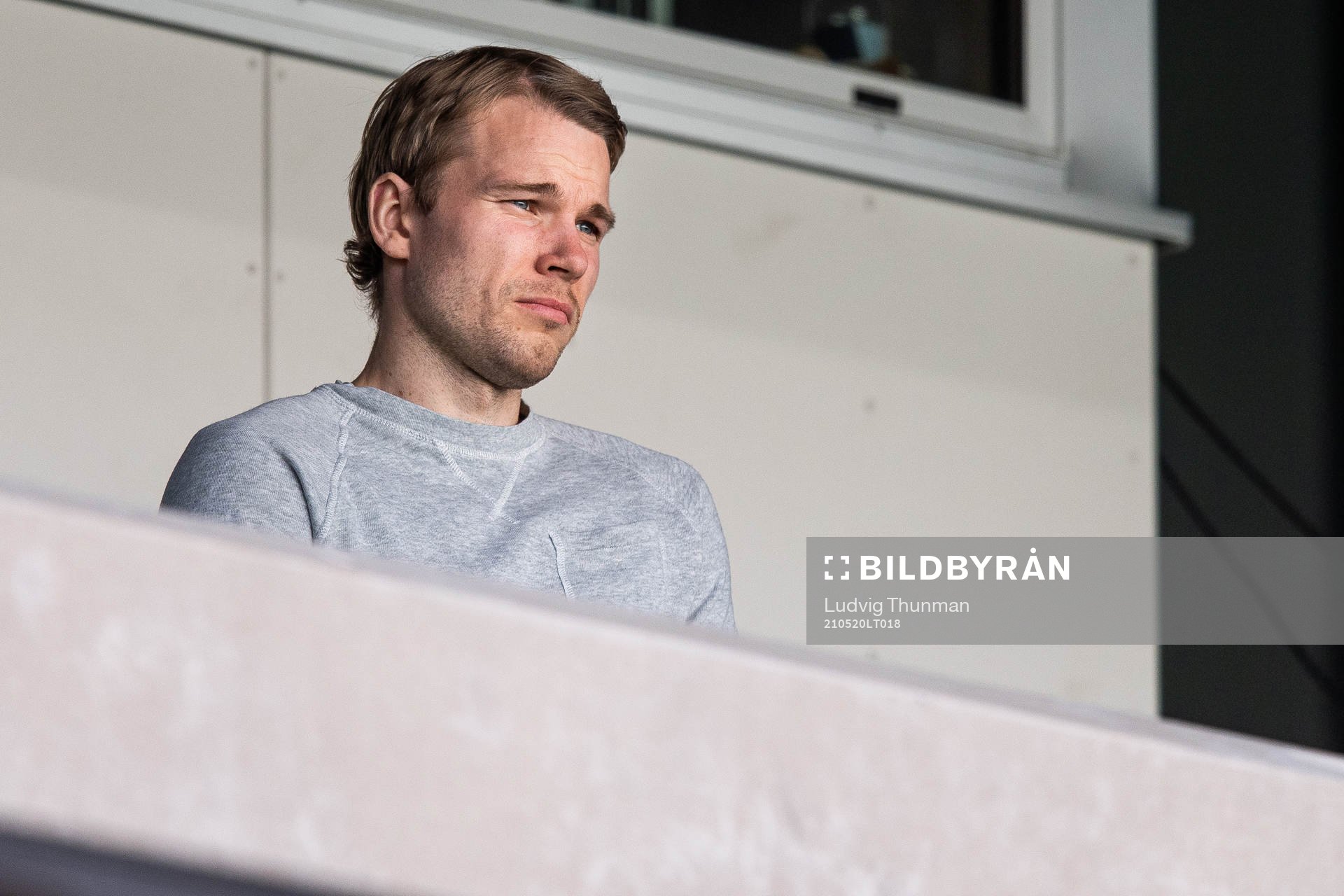 Malmö FFs Oscar Lewicki på läktaren