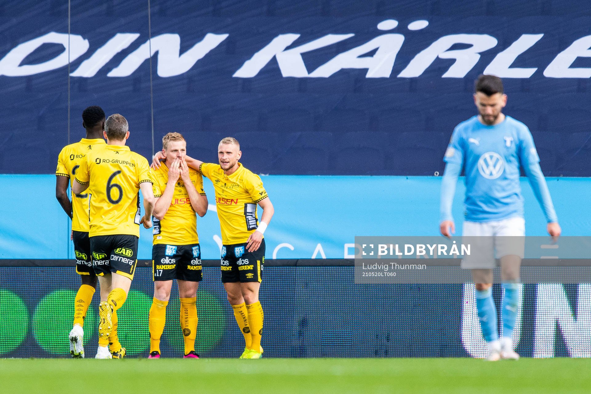 Elfsborgs Per Frick jublar med Simon Strand
