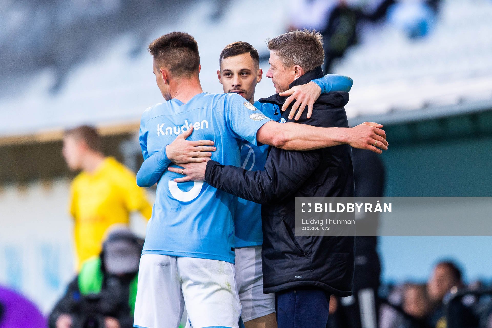 Malmö FFs Veljko Birmancevic (mitten) jublar med Jonas
