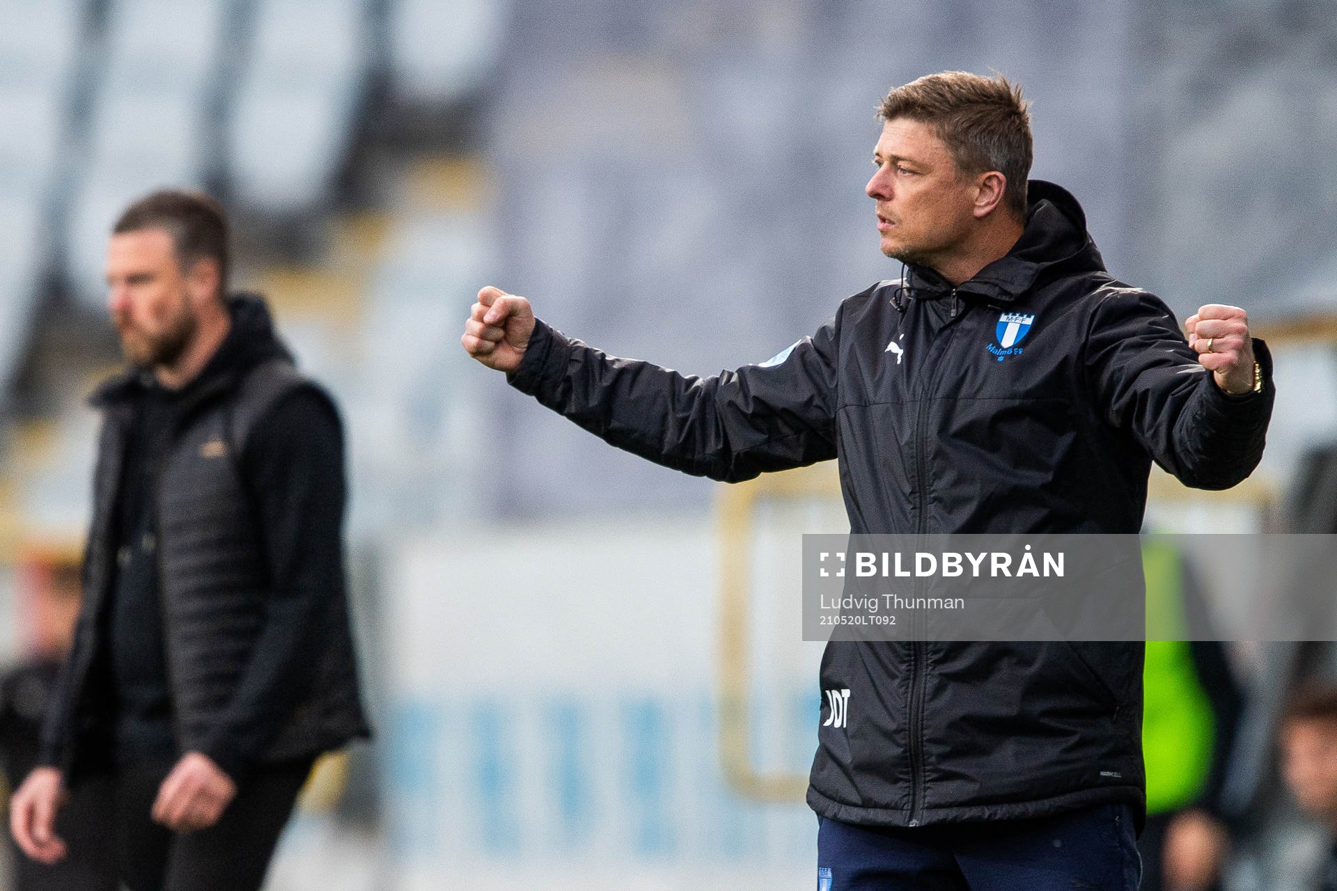 Malmö FFs huvudtränare Jon Dahl Tomasson jublar