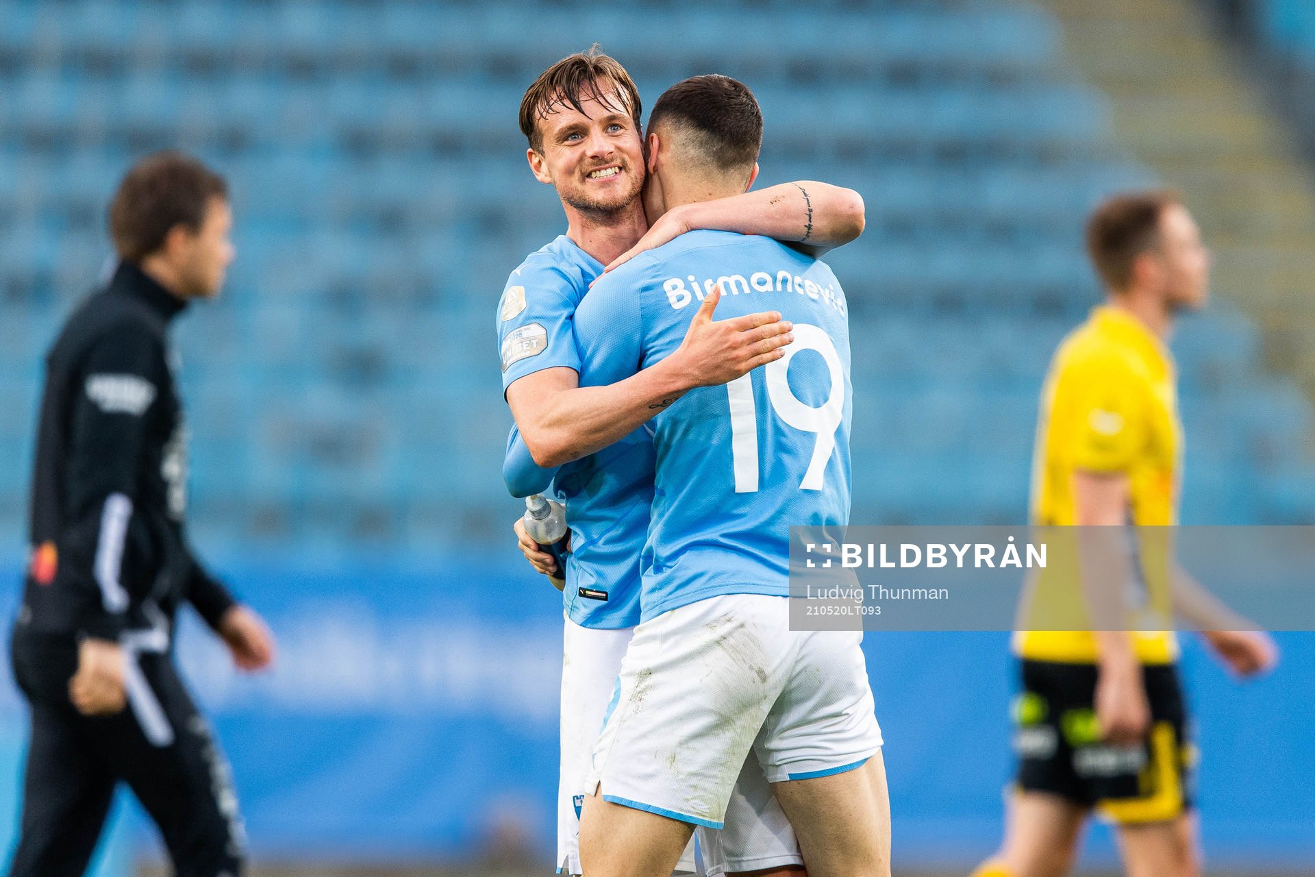 Malmö FFs Eric Larsson och Veljko Birmancevic jublar
