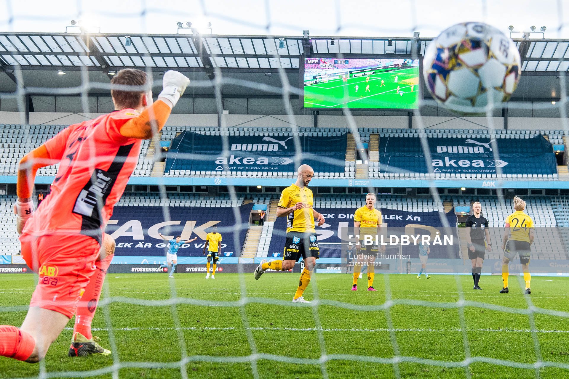Elfsborgs målvakt Tim Rönning, Robert Gojani och Per