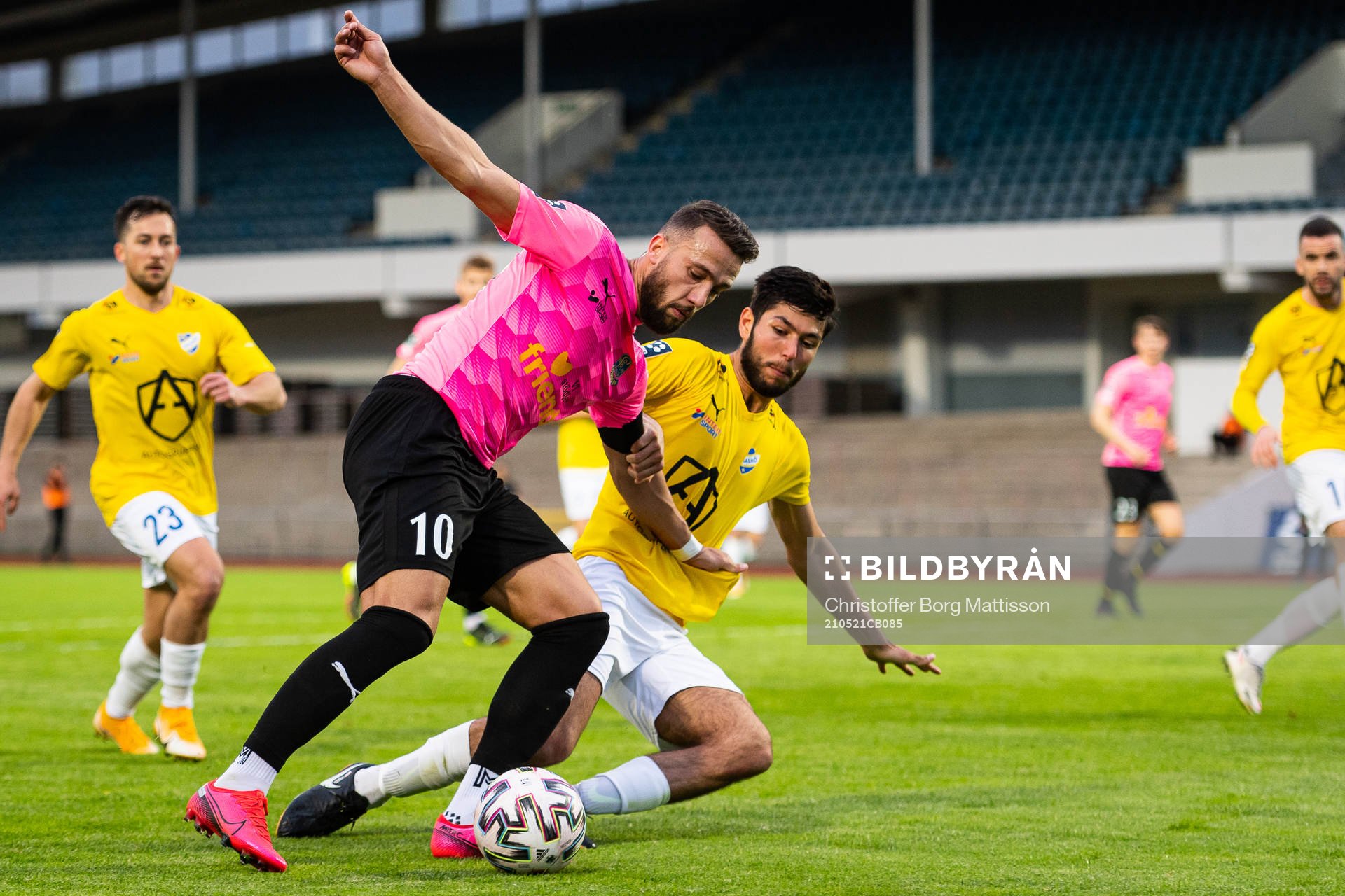 Lunds Dardan Mustafa mot IFK Malmös Geronimo Balint