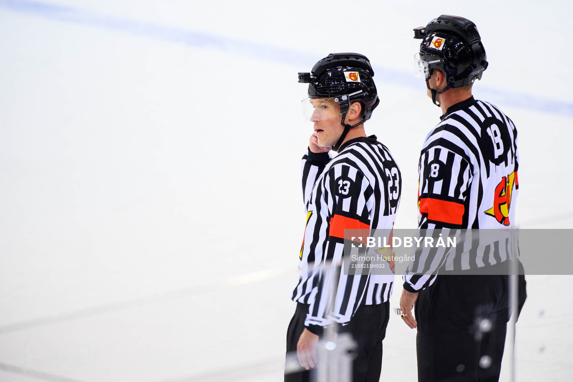Referee Tobias Björk and Mikael Nord