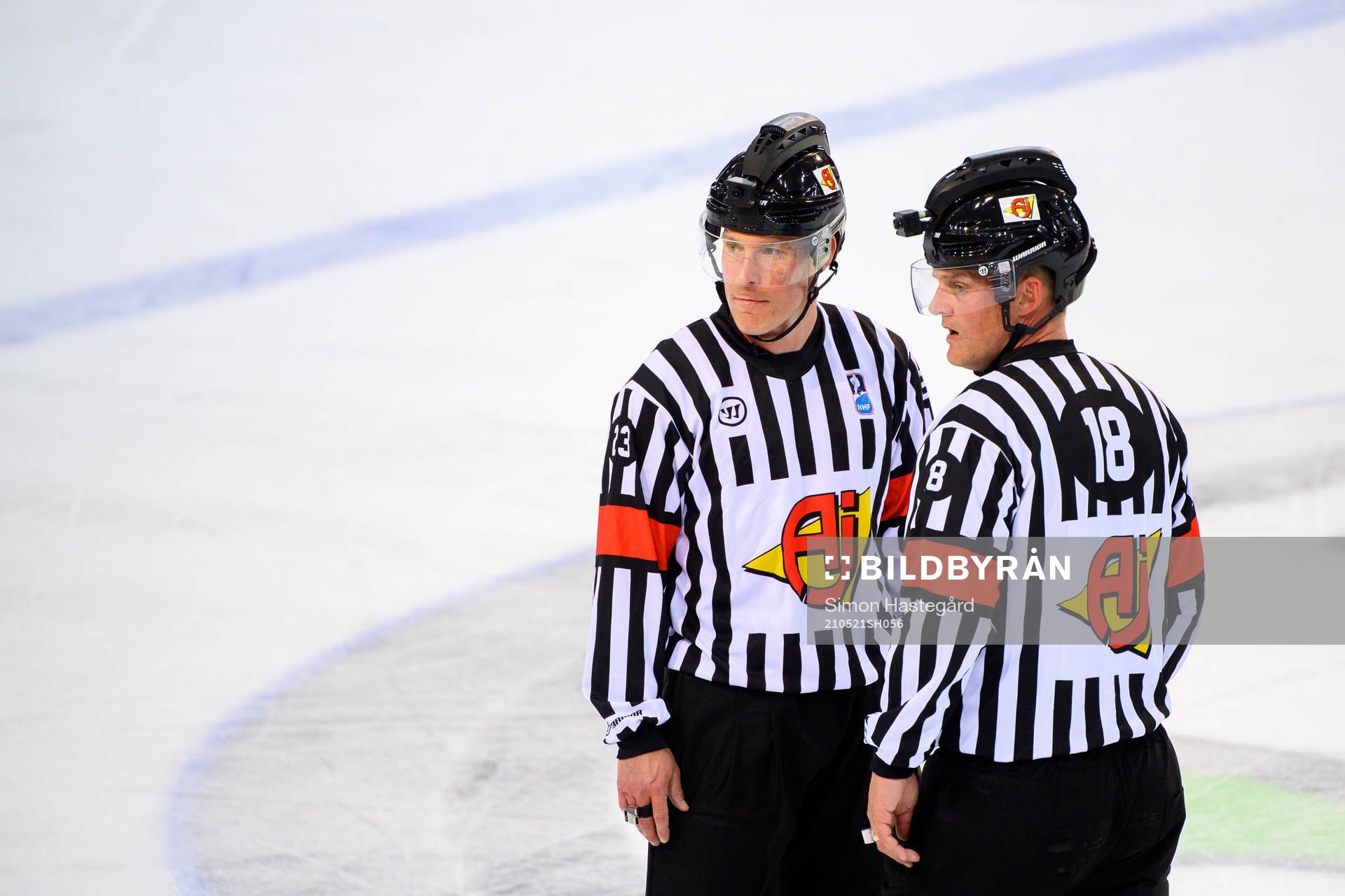 Referee Tobias Björk and Mikael Nord