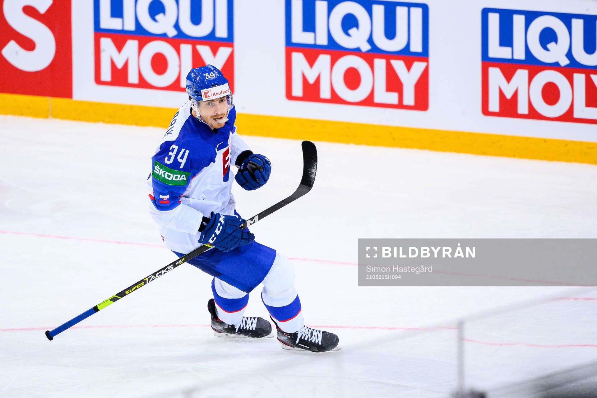 Peter Cehlarik of Slovakia celebrates the 2-5 goal